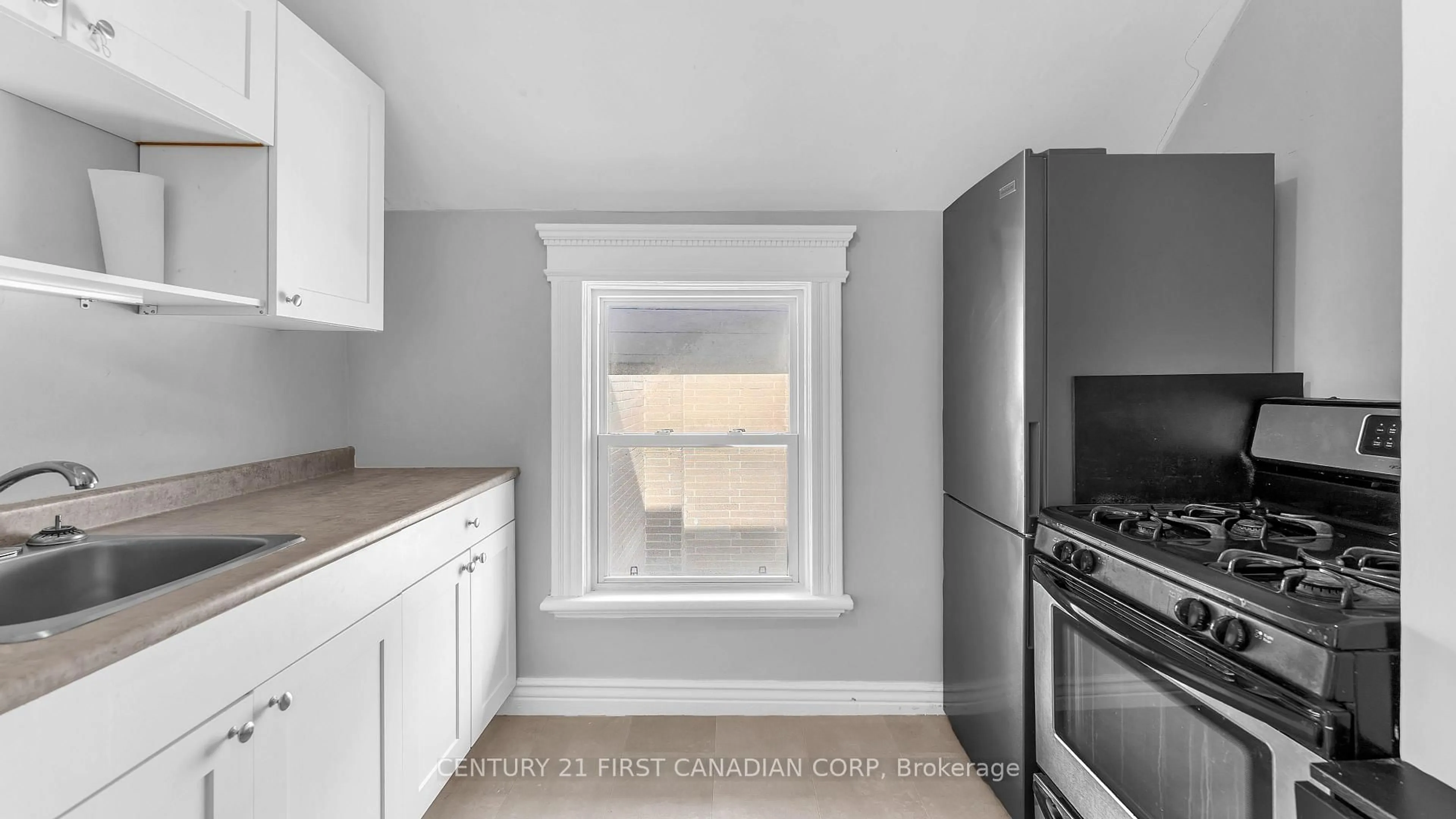 Standard kitchen, unknown for 118 Wharncliffe Rd, London South Ontario N6J 2K3