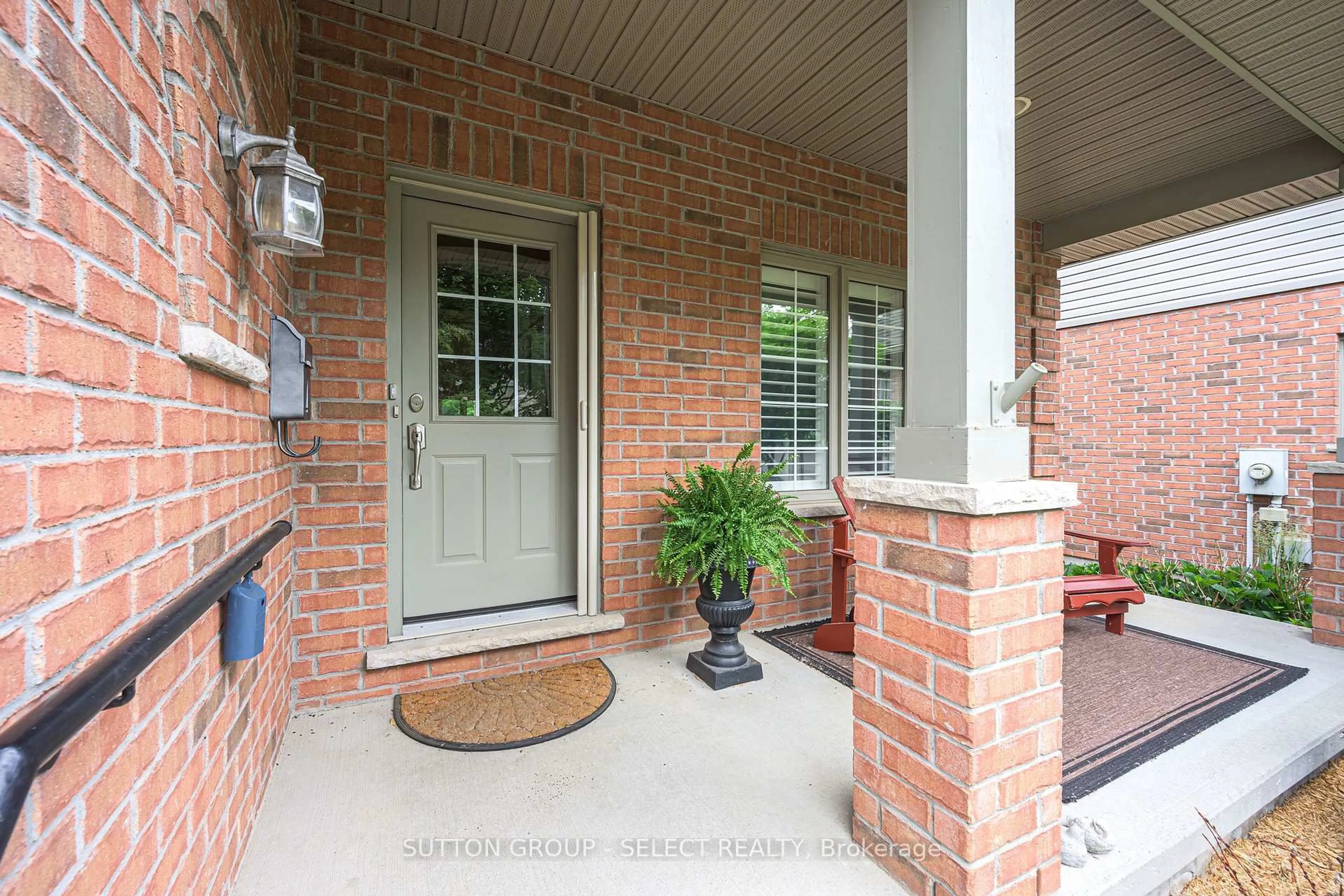 Unknown for 25 Becher St #104, London South Ontario N6C 1A4