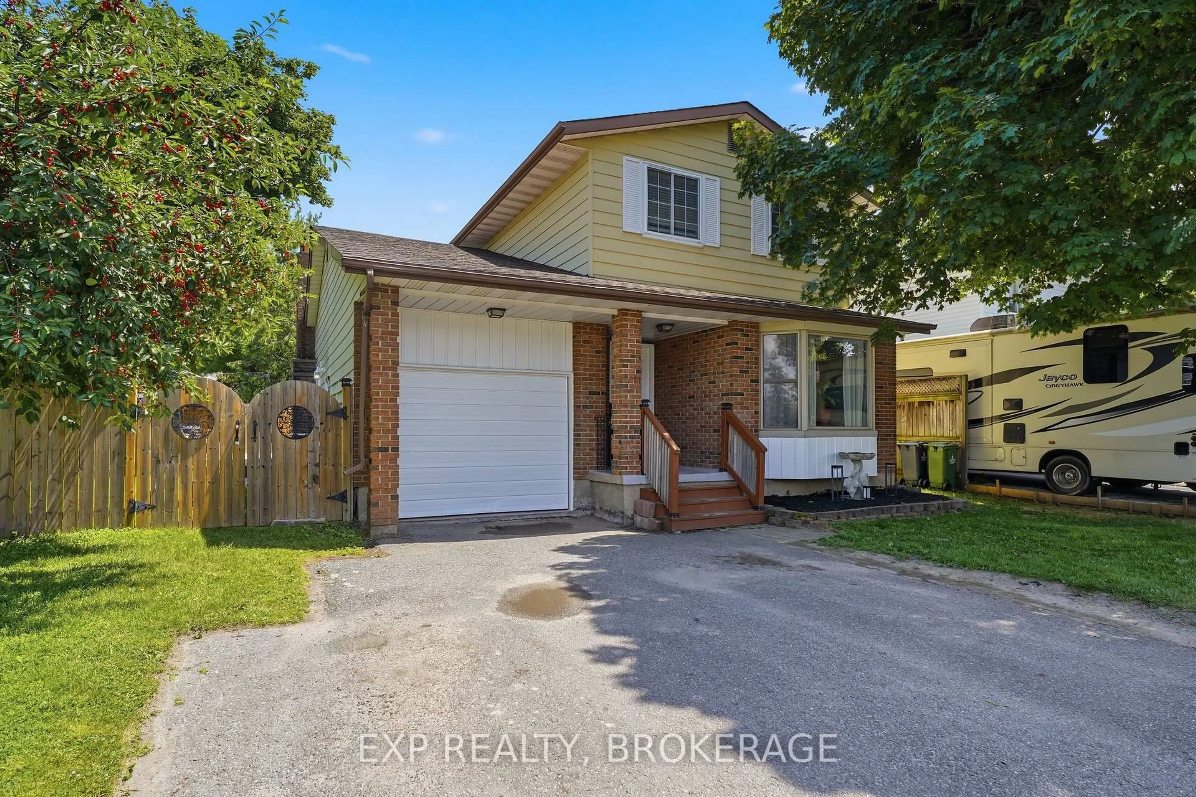 A pic from outside/outdoor area/front of a property/back of a property/a pic from drone, street for 729 Allum Ave, Kingston Ontario K7M 7A3