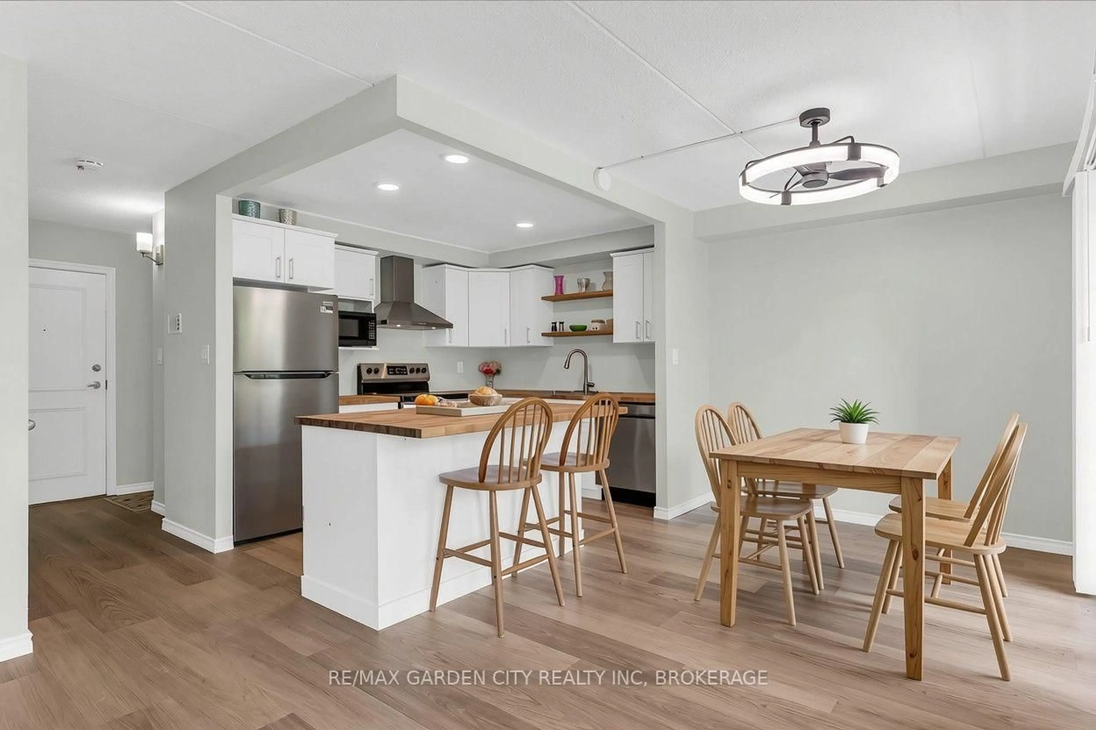 Open concept kitchen, unknown for 41 Rykert St #116, St. Catharines Ontario L2S 3A4