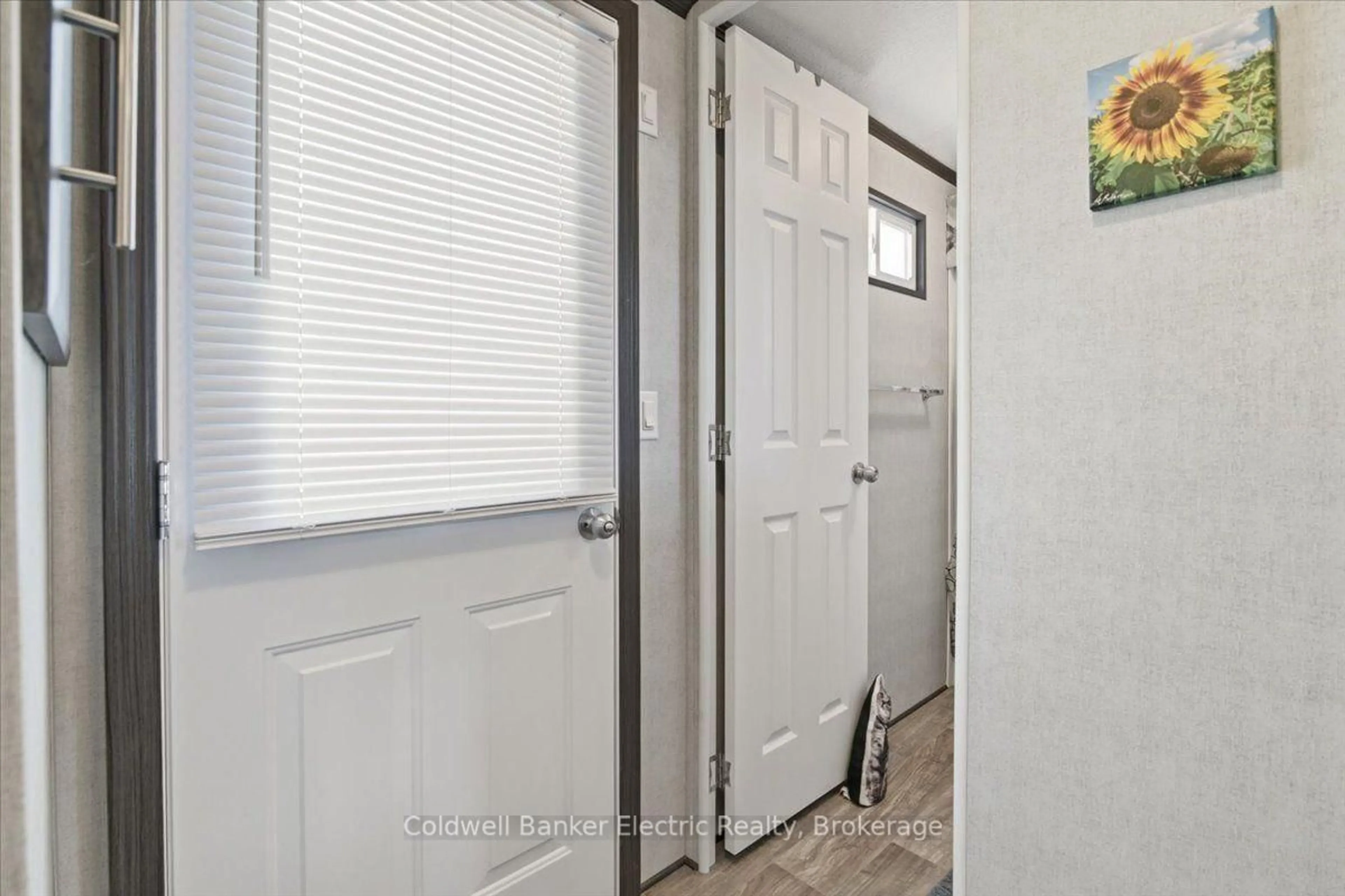 Indoor entryway for 1235 Villiers Line 13 Lambton Ave, Otonabee-South Monaghan Ontario K0L 2G0