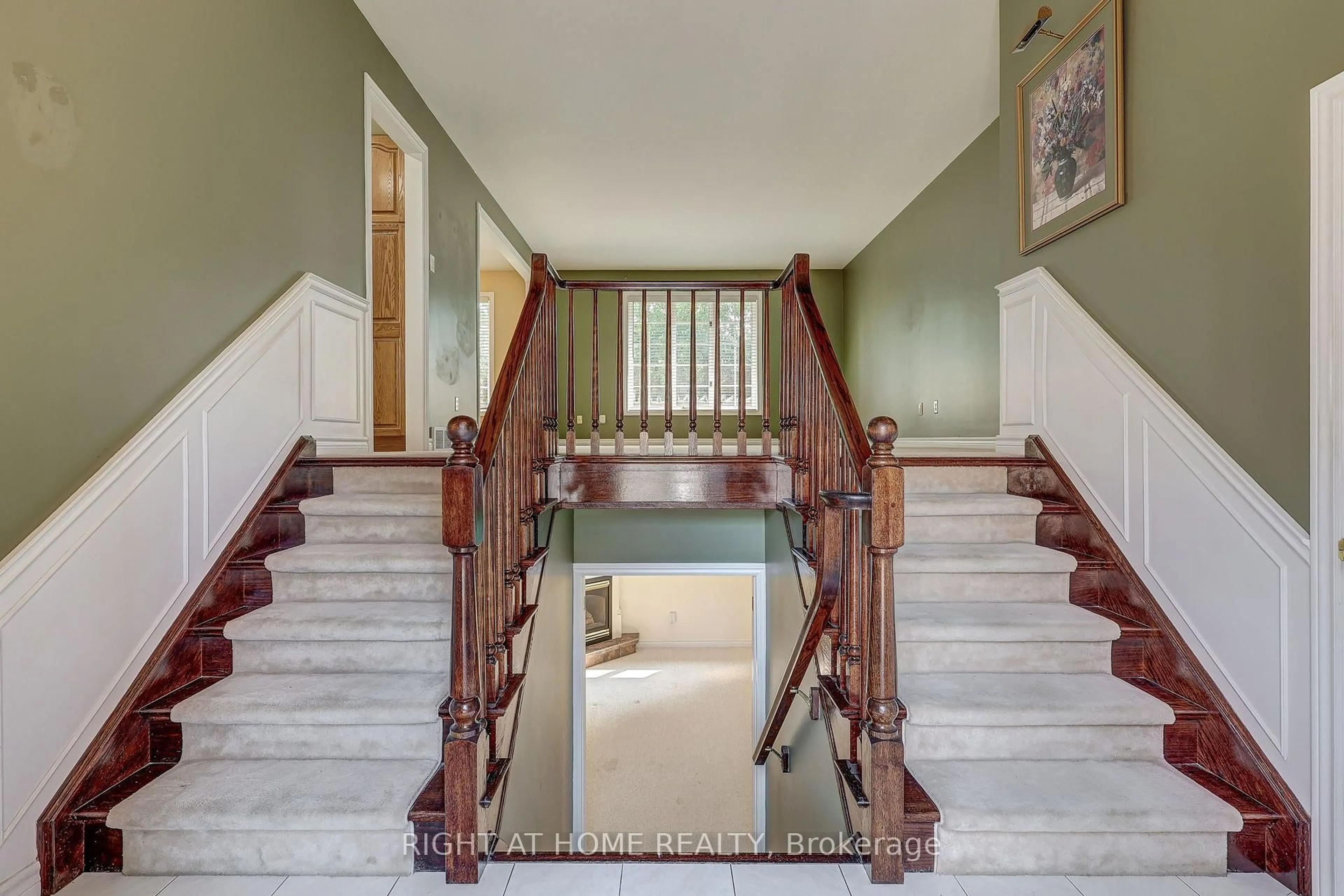 Indoor foyer for 273 Whisperwood Ave, London South Ontario N6K 4E4