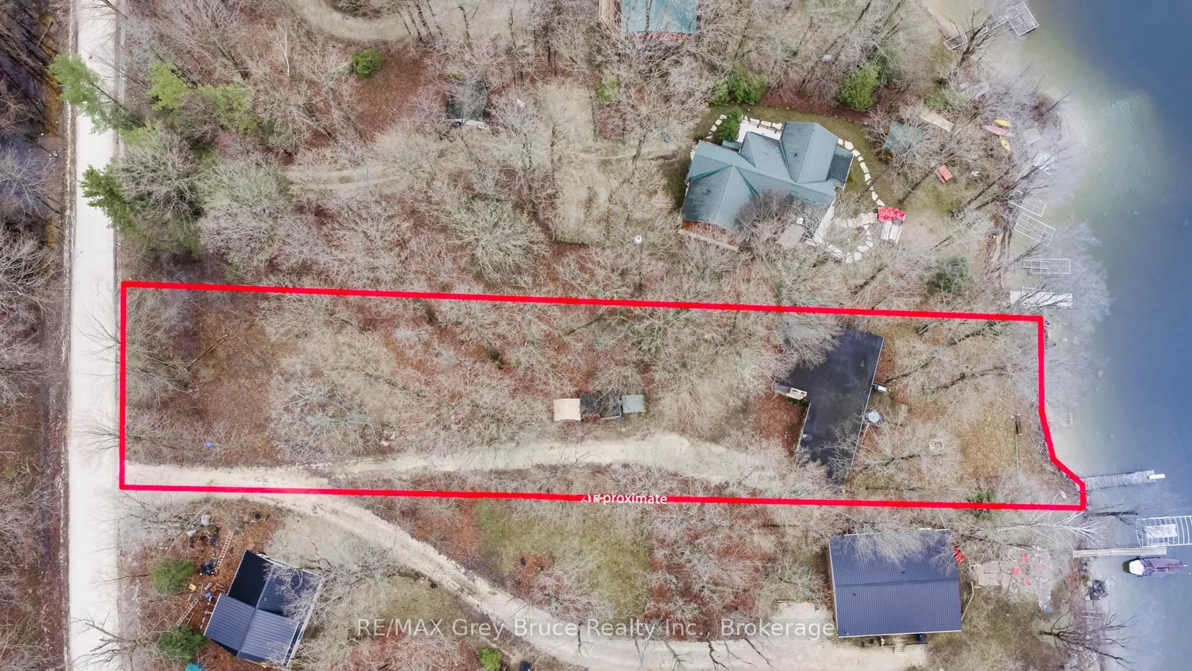 A pic from outside/outdoor area/front of a property/back of a property/a pic from drone, street for 124 Stanley Dr, Grey Highlands Ontario N0C 1E0