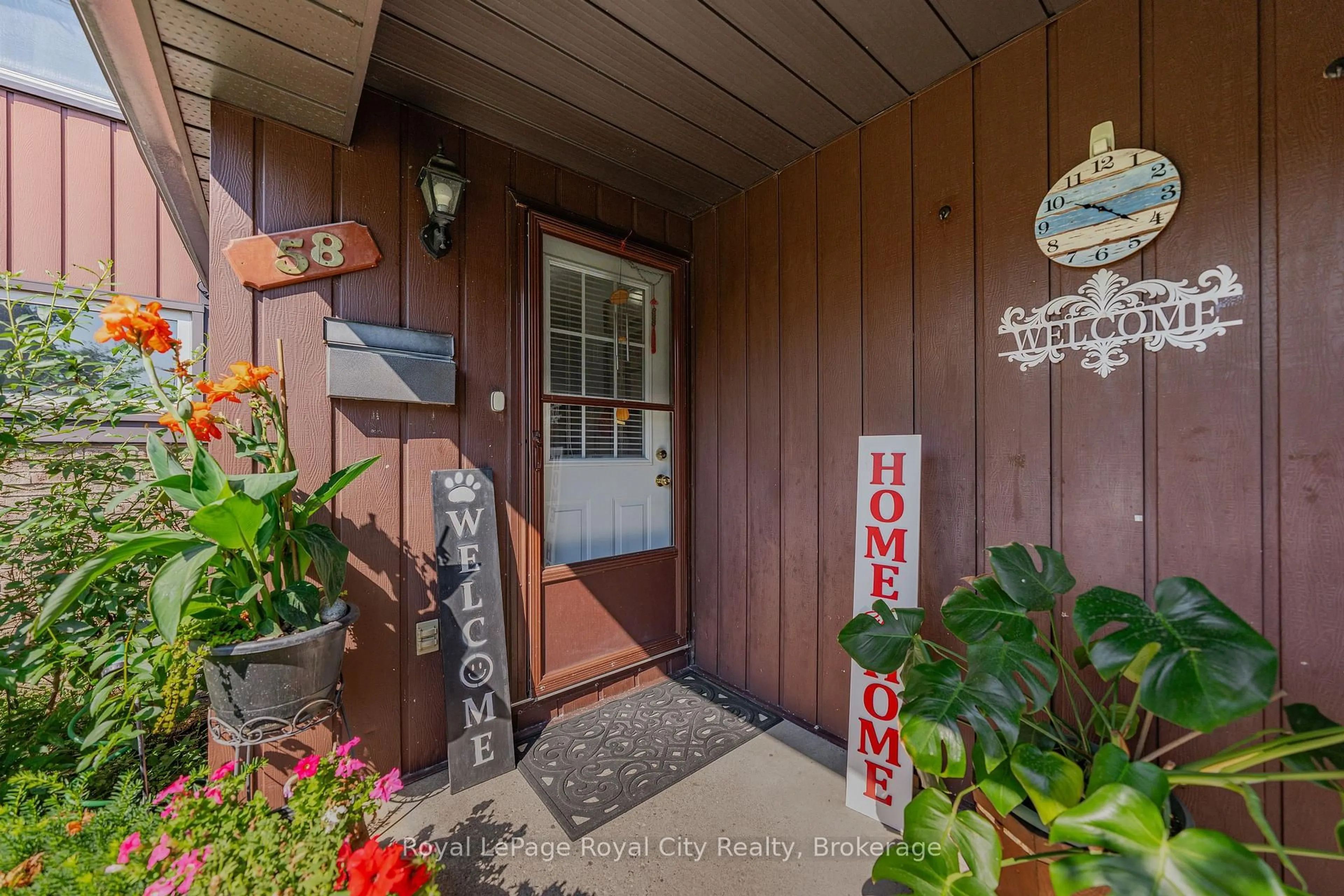 Indoor entryway for 539 Willow Rd #58, Guelph Ontario N1H 7G3