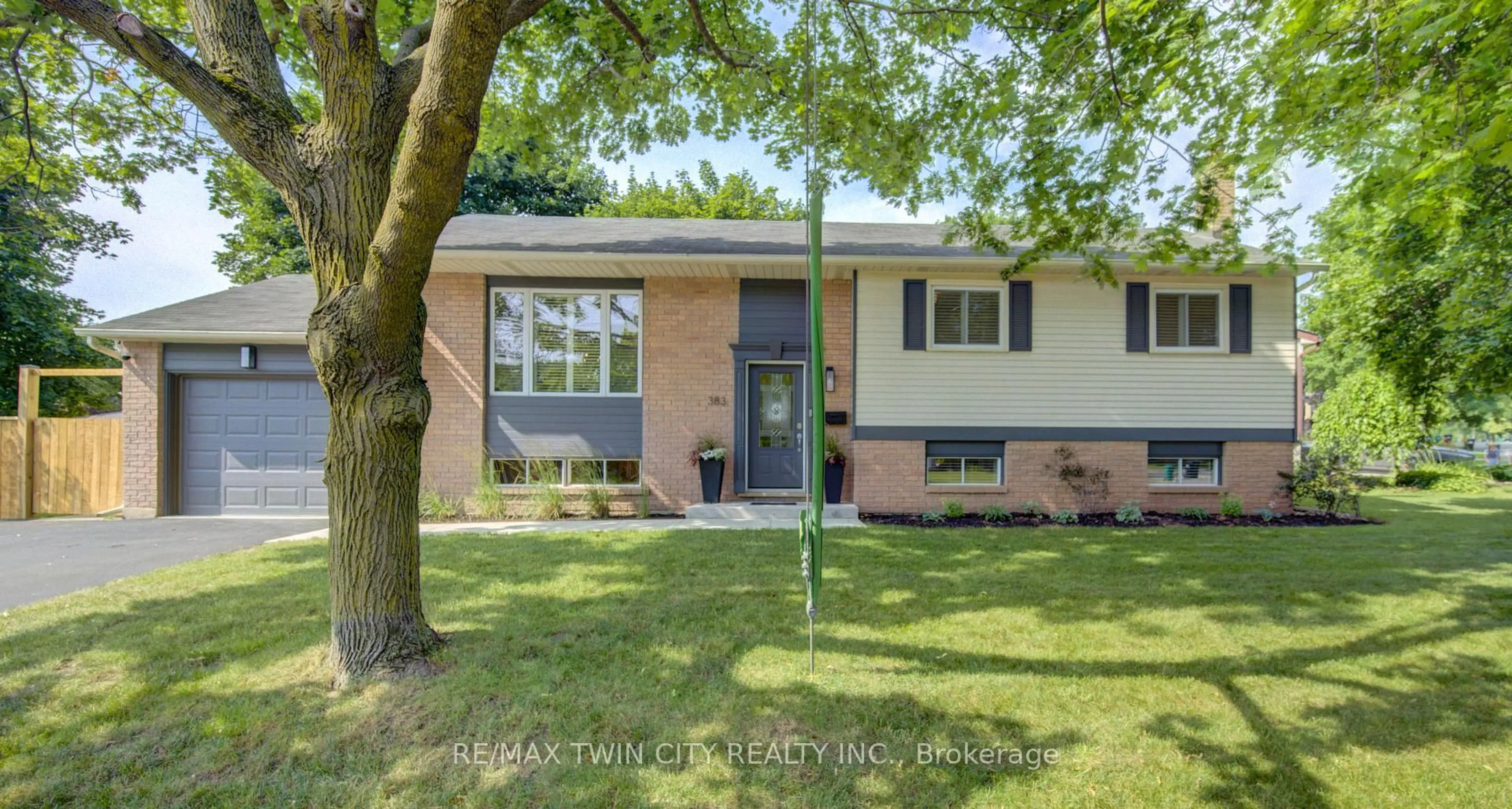 Home with vinyl exterior material, street for 383 Grand Ridge Dr, Cambridge Ontario N1S 4A8