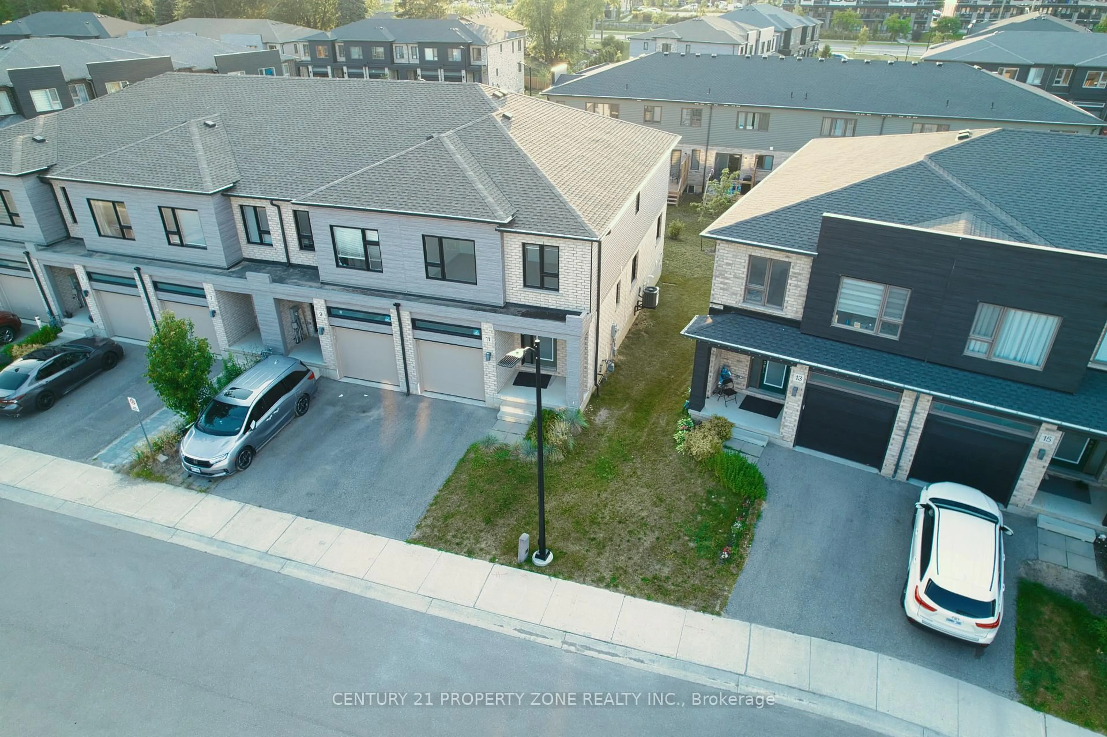 A pic from outside/outdoor area/front of a property/back of a property/a pic from drone, street for 11 Shedrow Pl, Kitchener Ontario N2R 0R8