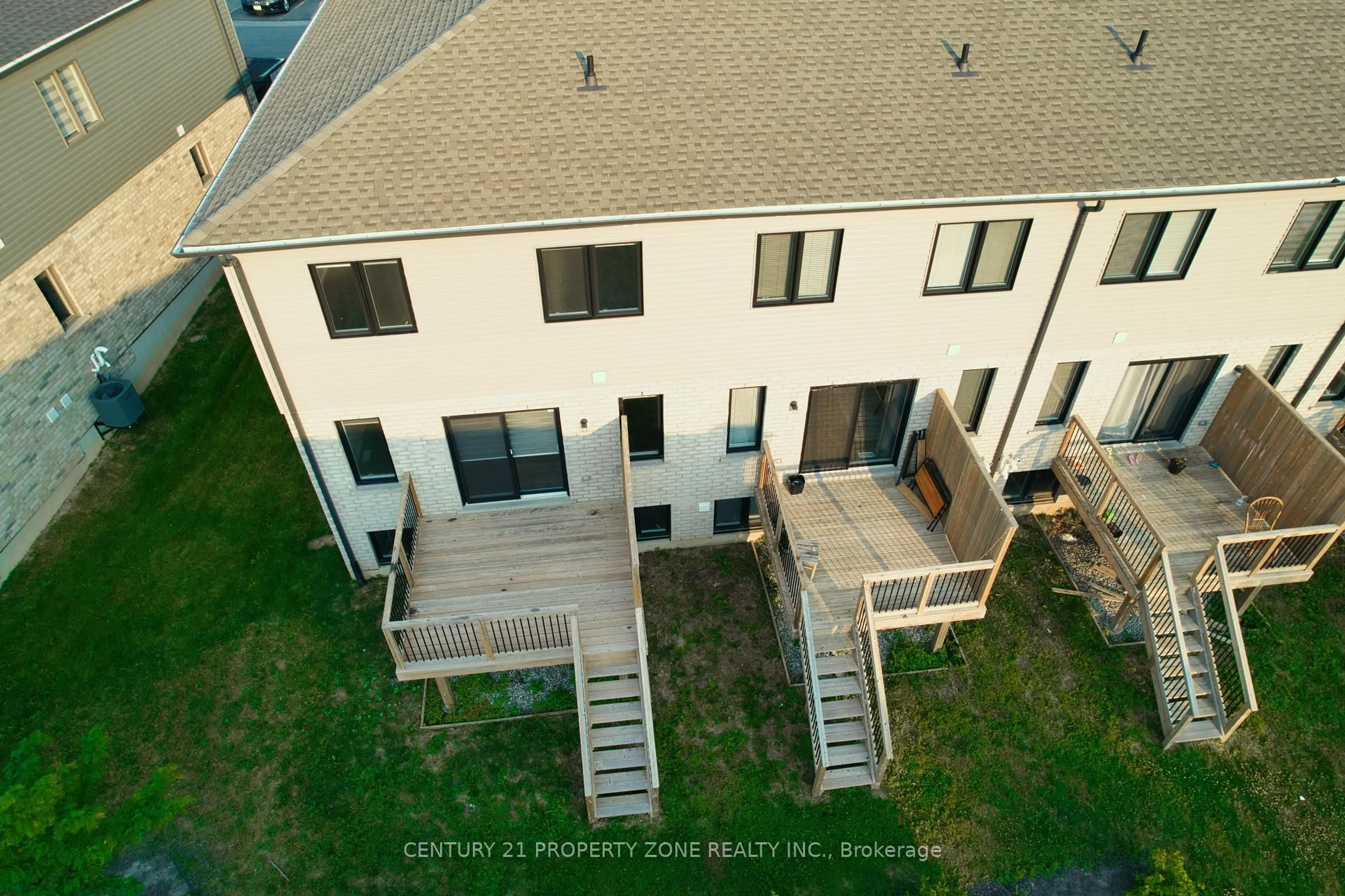 A pic from outside/outdoor area/front of a property/back of a property/a pic from drone, unknown for 11 Shedrow Pl, Kitchener Ontario N2R 0R8