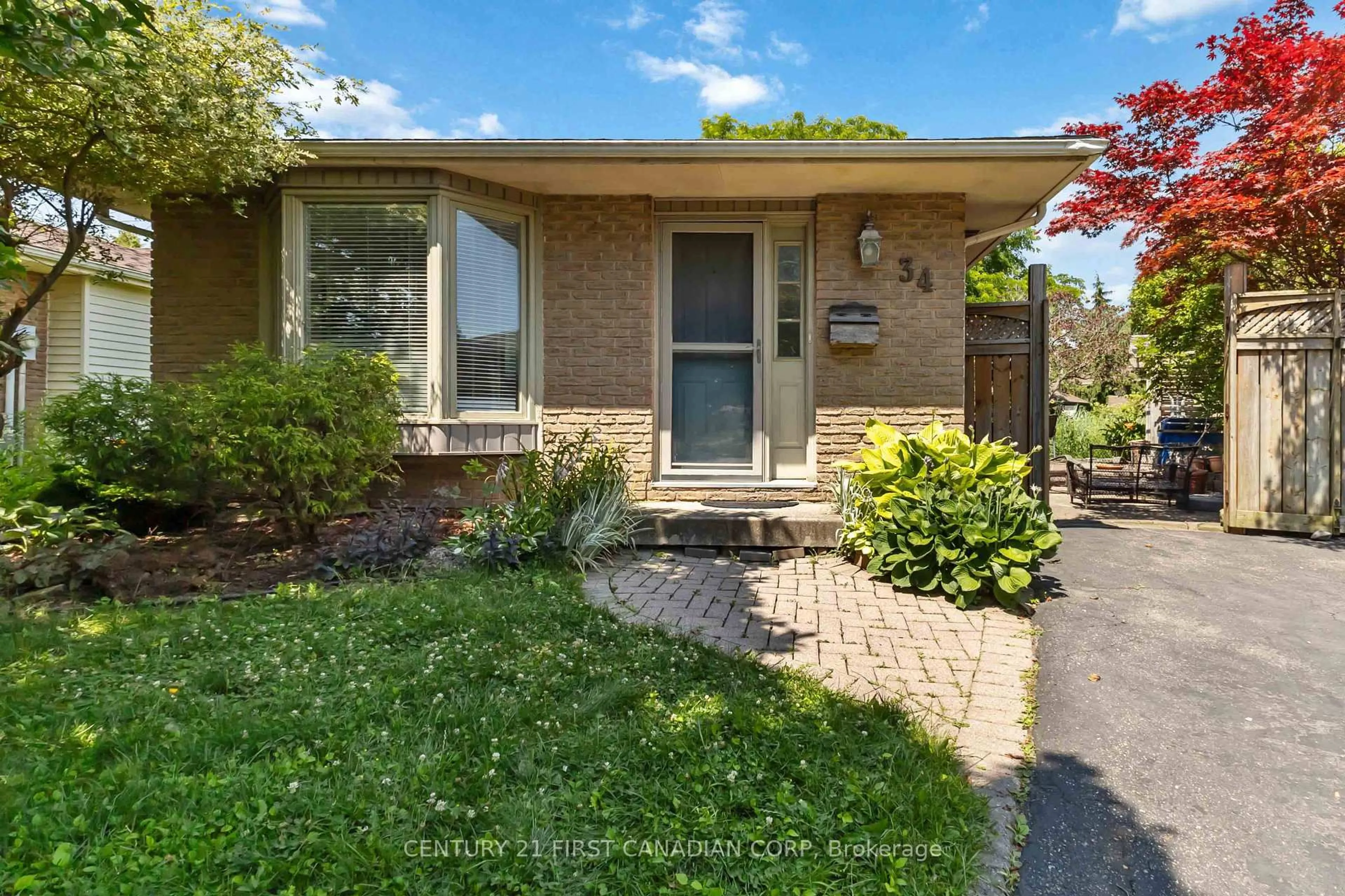 Unknown for 34 Speight Crt, London East Ontario N5V 3J3