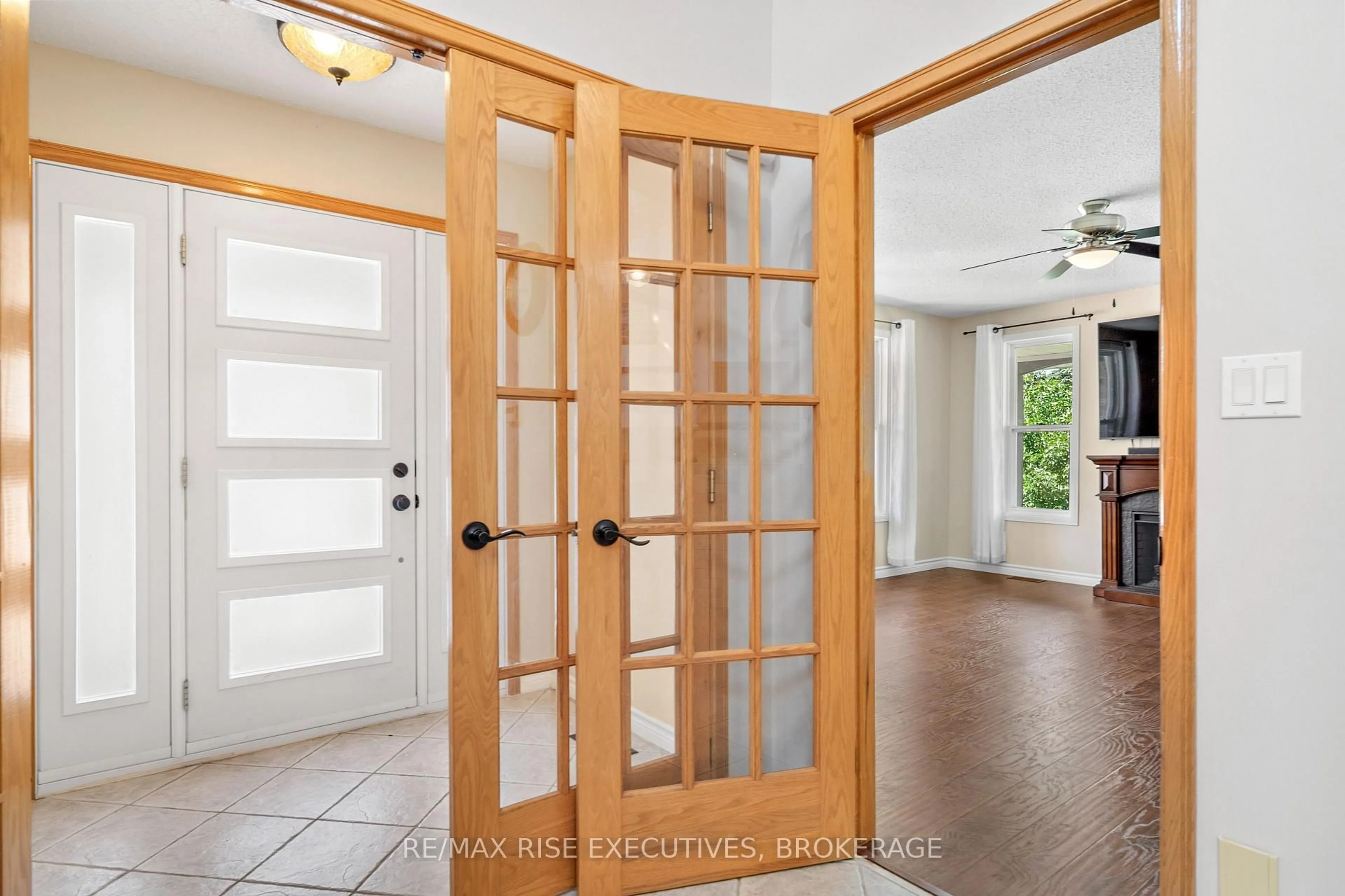 Indoor entryway for 2 Creighton Dr, Bissett Creek Ontario K0H 2H0
