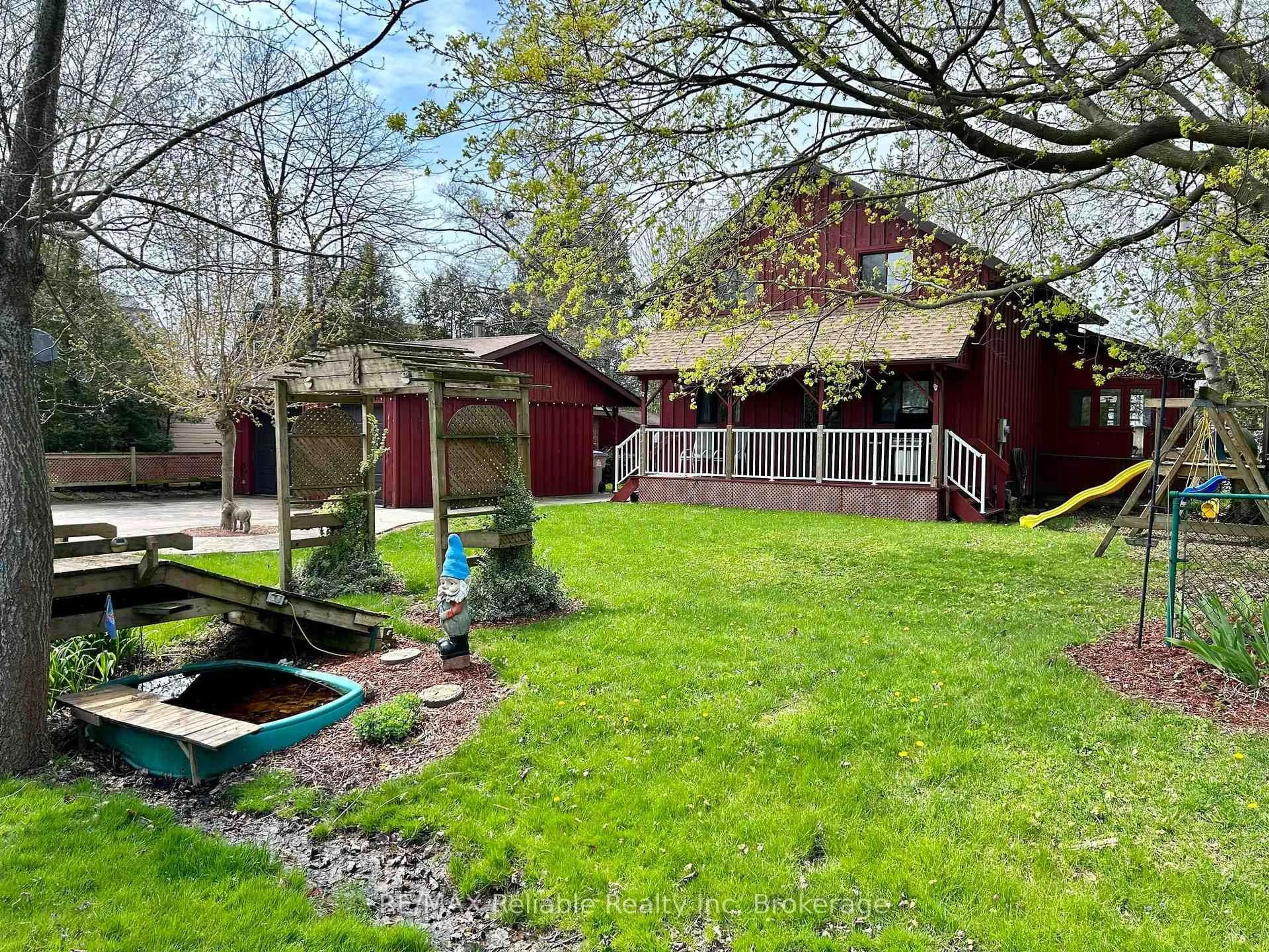 A pic from outside/outdoor area/front of a property/back of a property/a pic from drone, unknown for 74431 Woodland Dr, Bluewater Ontario N0M 1G0