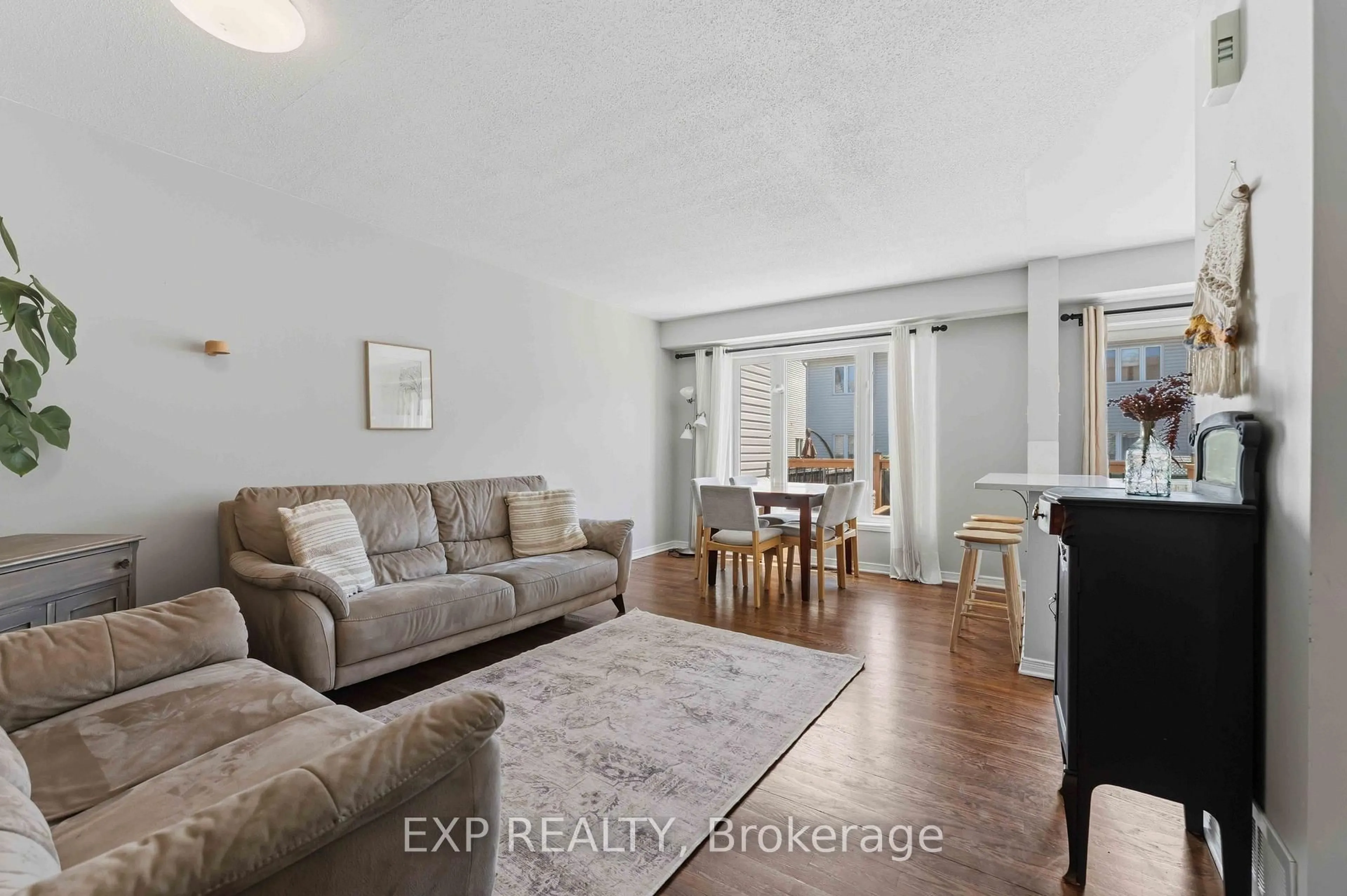 Living room with furniture, unknown for 321 Brigitta St, Ottawa Ontario K2S 0H8