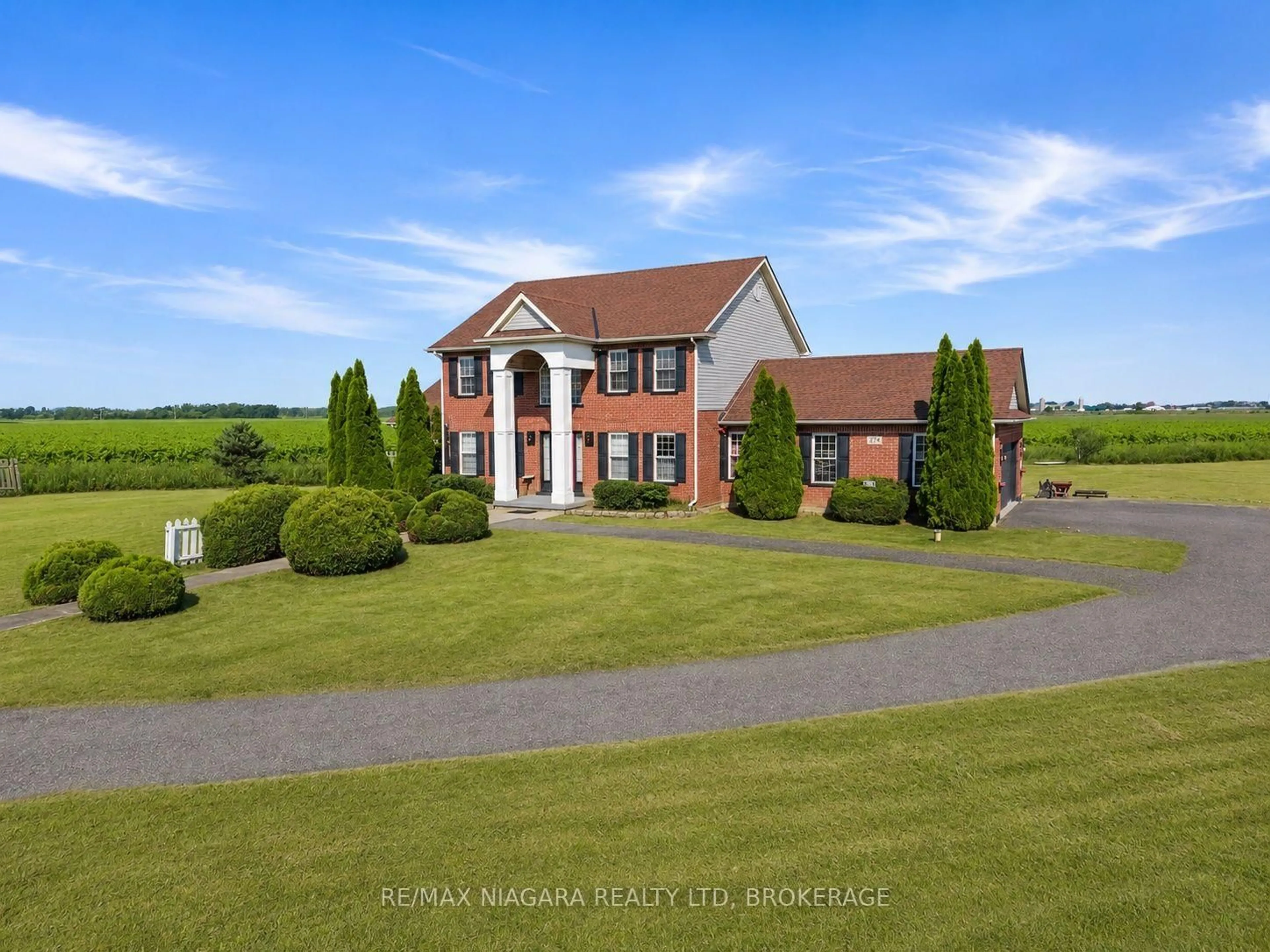 A pic from outside/outdoor area/front of a property/back of a property/a pic from drone, water/lake/river/ocean view for 374 Niagara Stone Rd, Niagara-on-the-Lake Ontario L0S 1J0