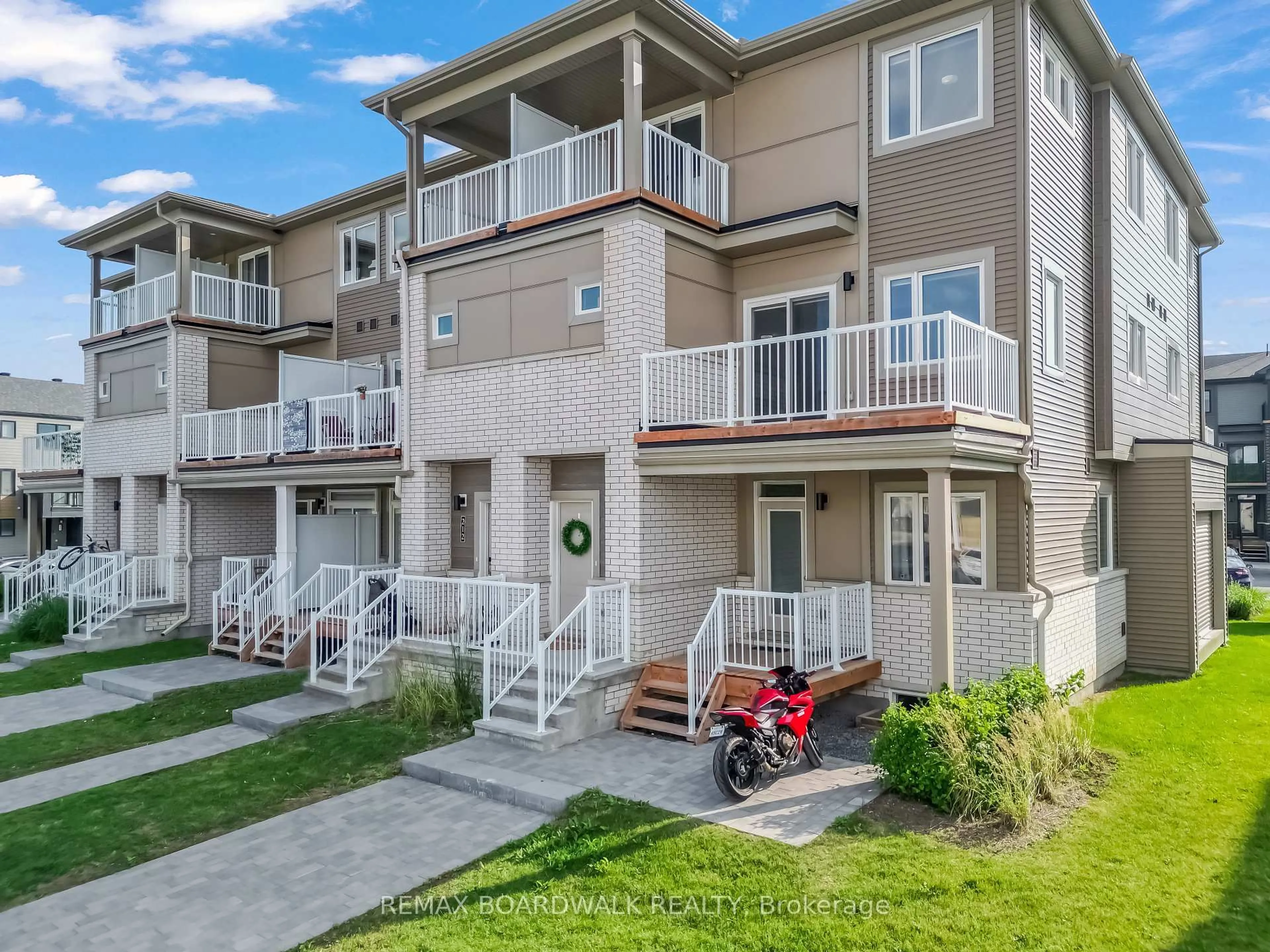 Unknown for 210 VERULAM St, Ottawa Ontario K2J 7J5