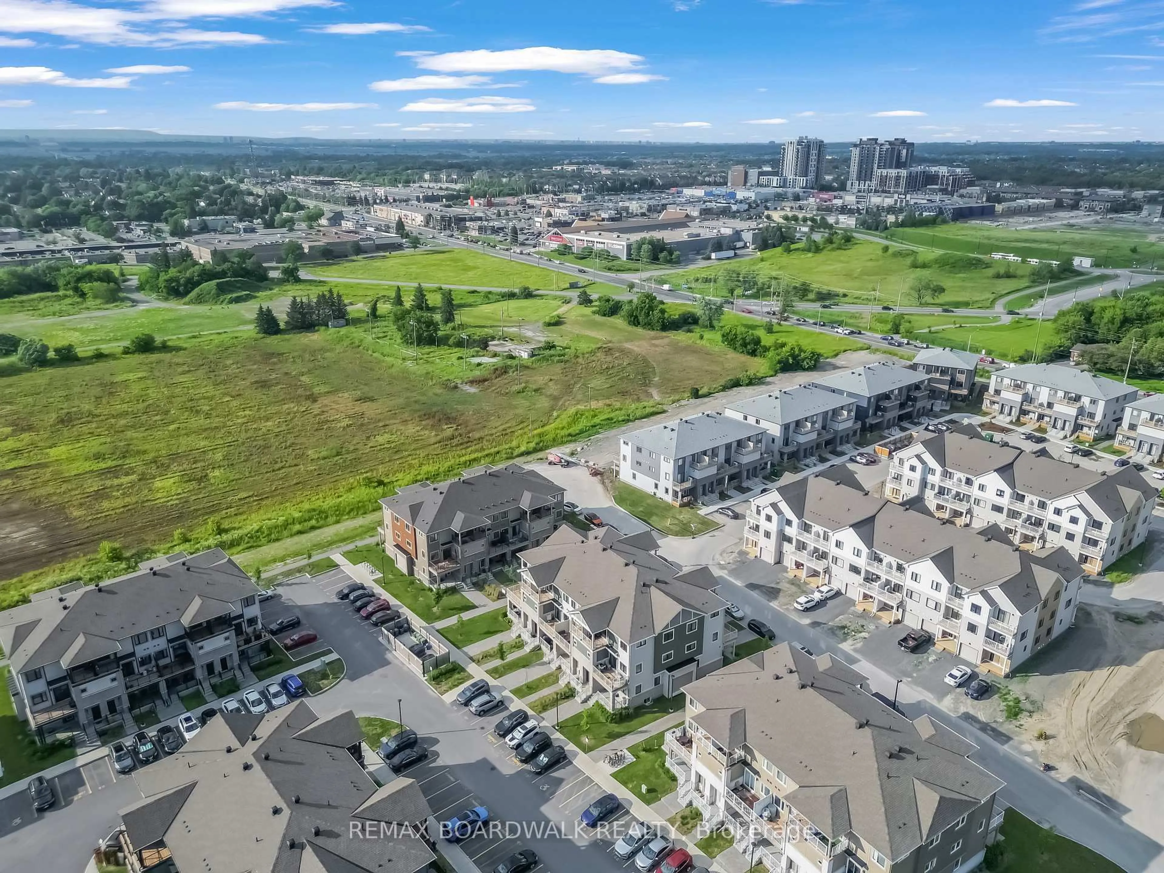 A pic from outside/outdoor area/front of a property/back of a property/a pic from drone, city buildings view from balcony for 210 VERULAM St, Ottawa Ontario K2J 7J5
