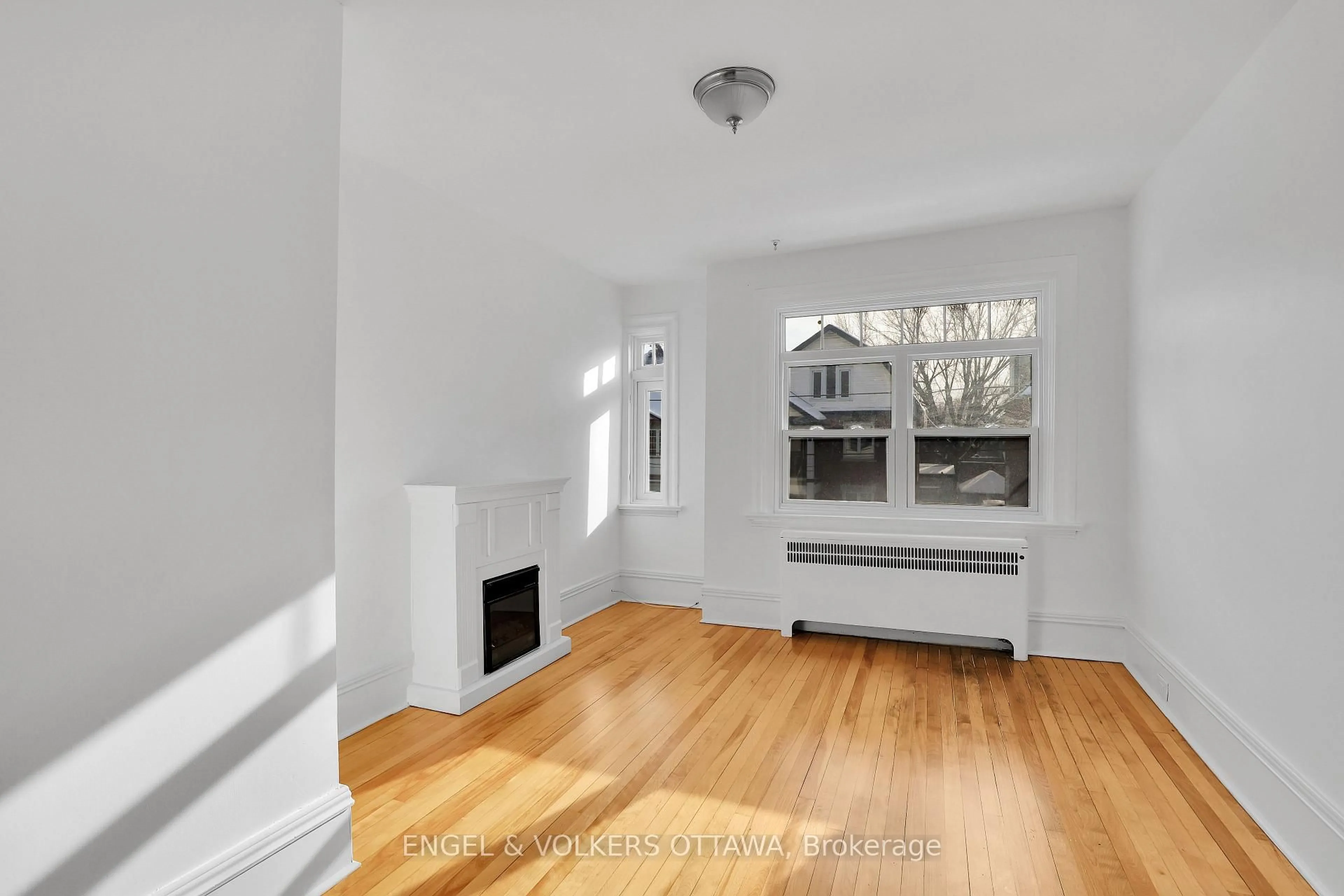 A pic of a room for 491 Mcleod St, Ottawa Ontario K1R 5P7