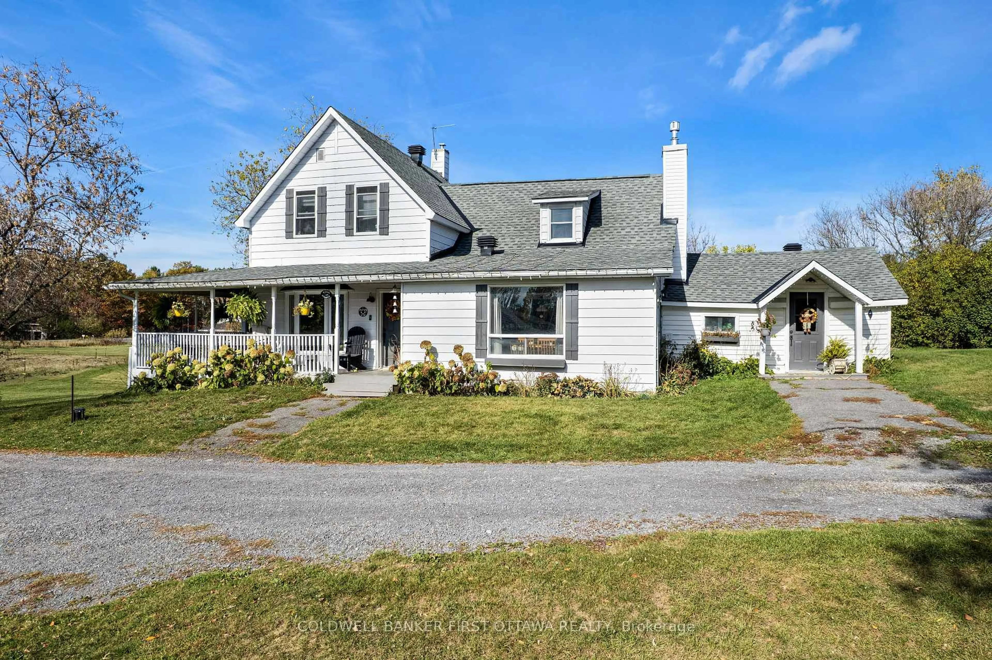 Home with vinyl exterior material, street for 3968 Diamondview Rd, Kinburn Ontario K0A 2H0