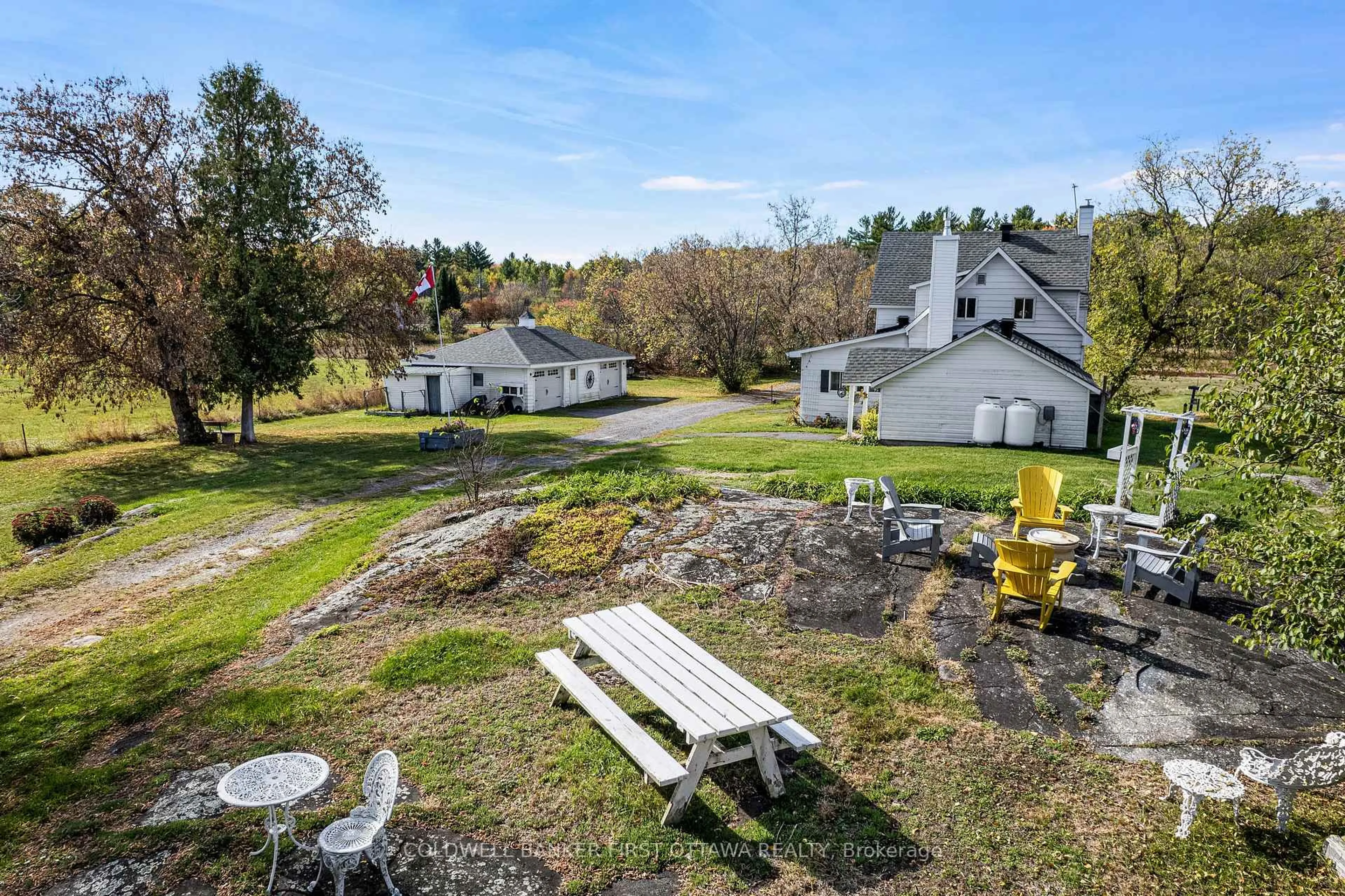 A pic from outside/outdoor area/front of a property/back of a property/a pic from drone, unknown for 3968 Diamondview Rd, Kinburn Ontario K0A 2H0