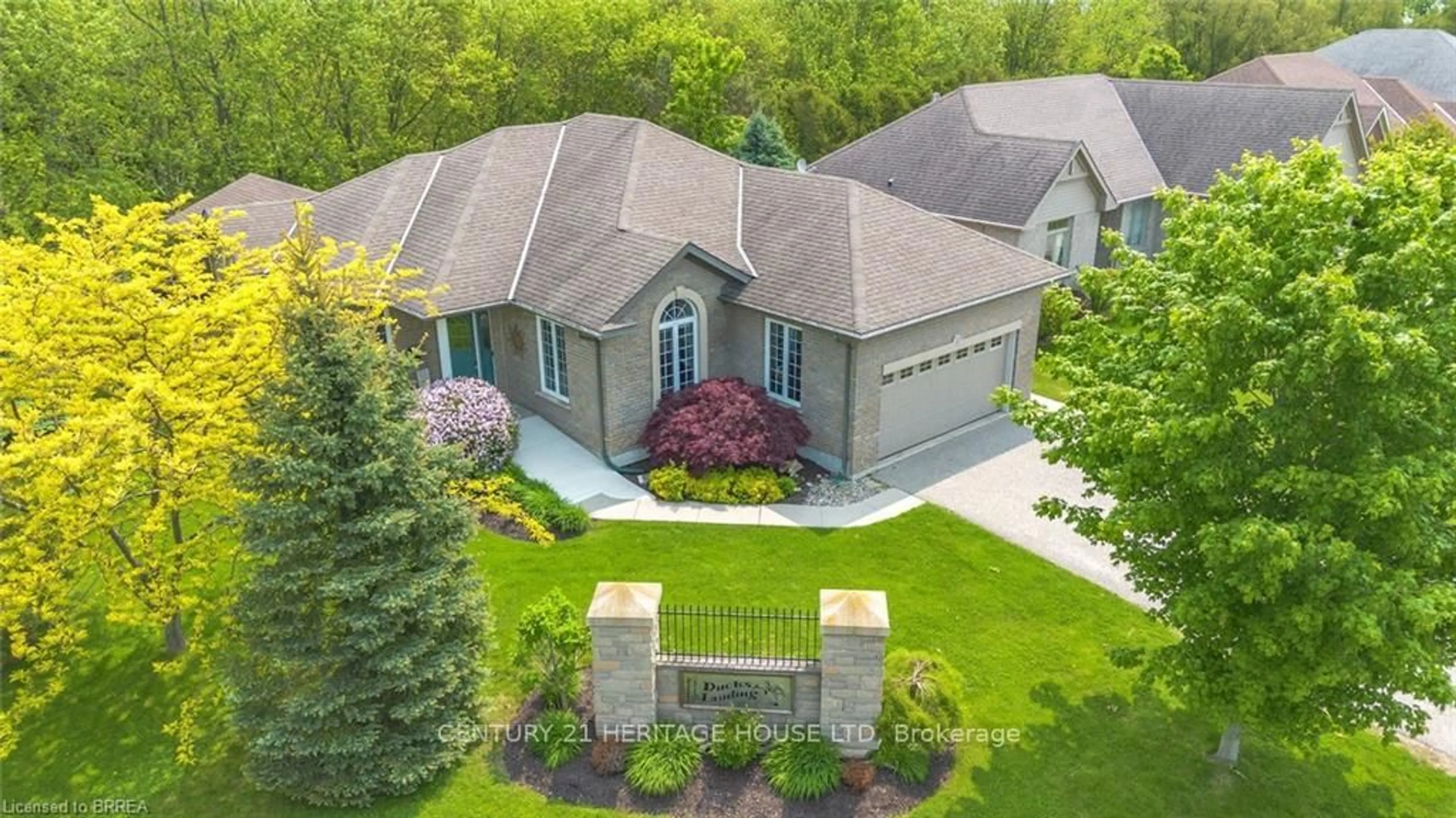 A pic from outside/outdoor area/front of a property/back of a property/a pic from drone, street for 2 Hunter Dr, Norfolk Ontario N0E 1M0
