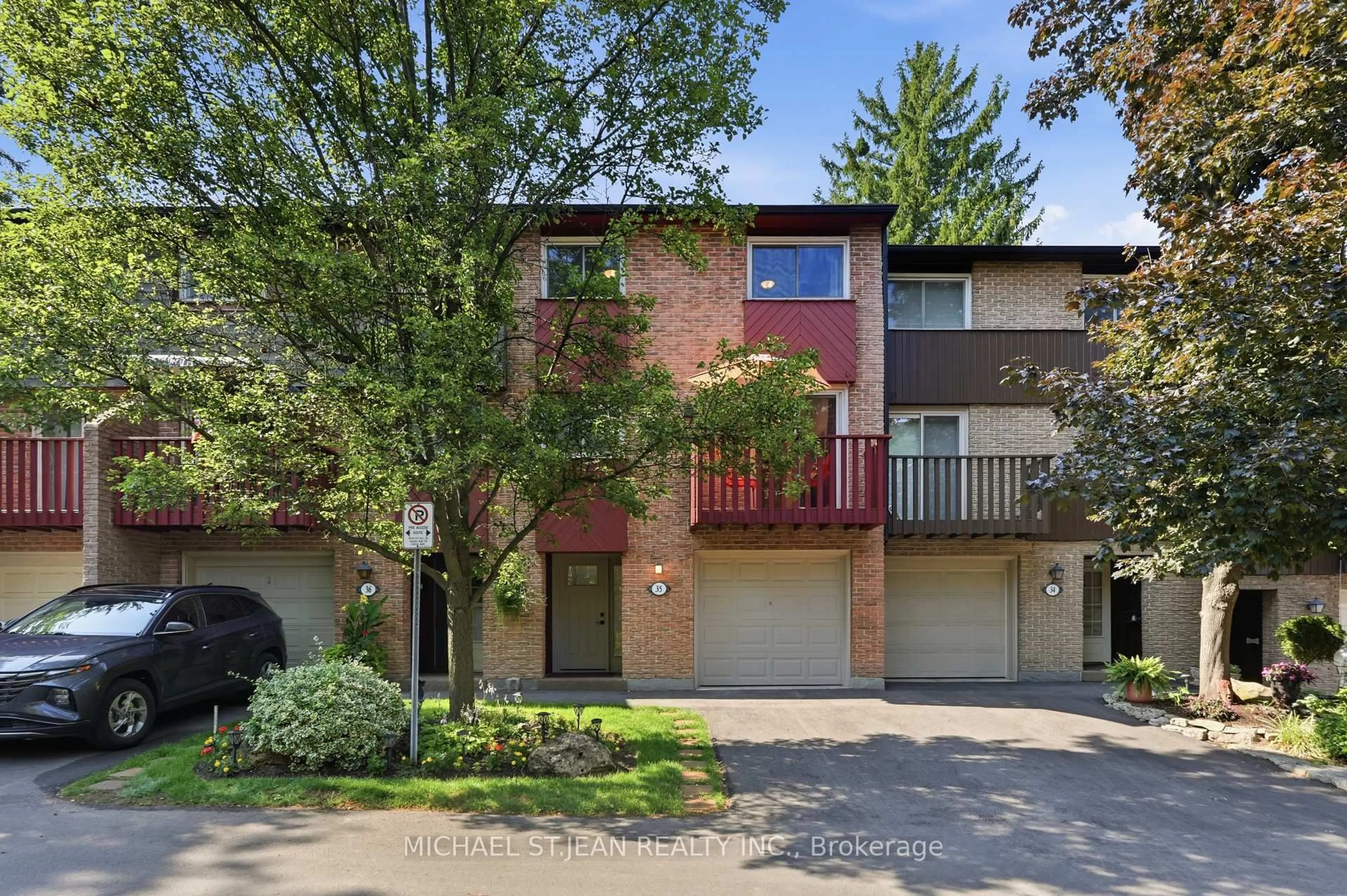 Unknown for 1967 Main St #35, Hamilton Ontario L8S 4P4