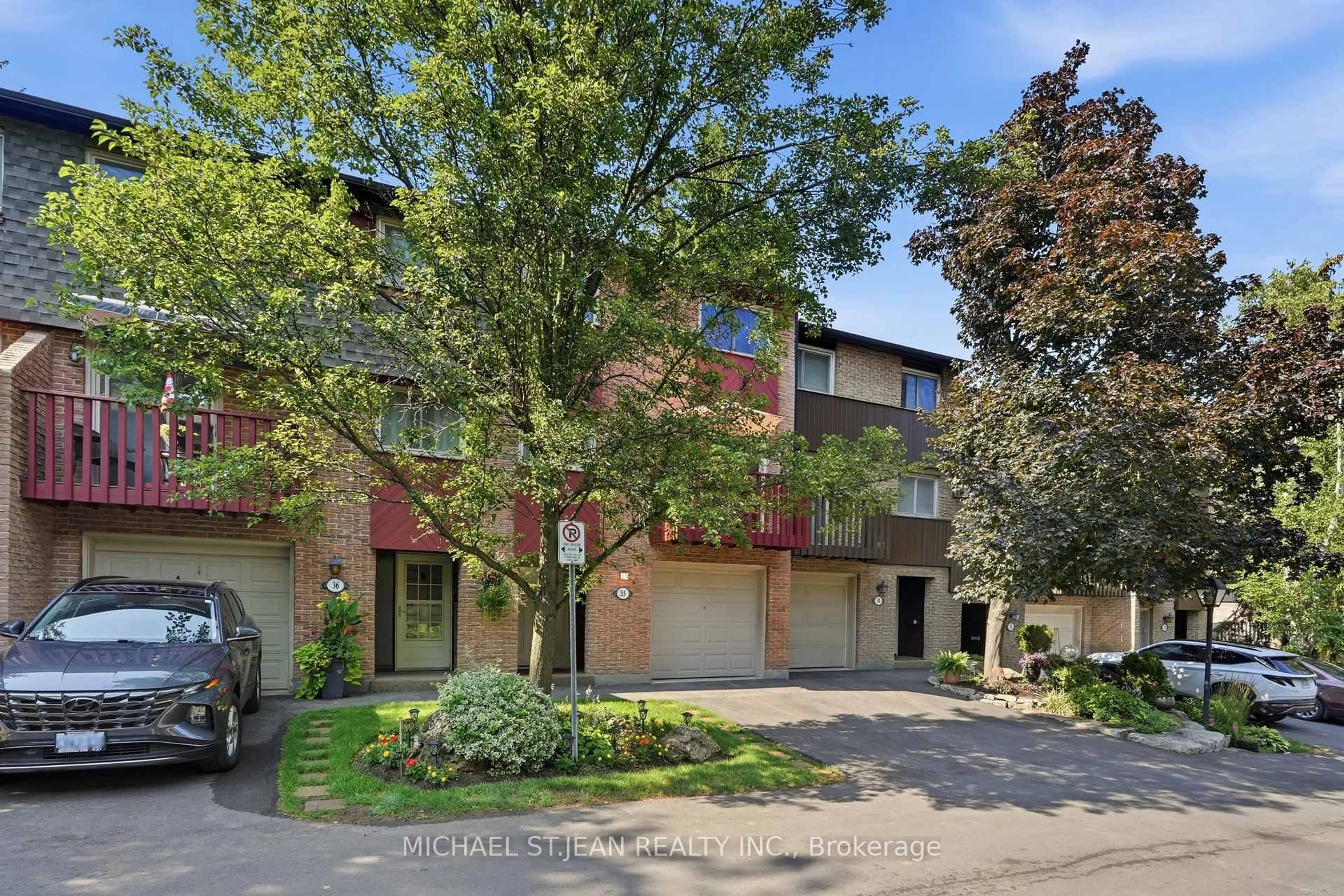 Unknown for 1967 Main St #35, Hamilton Ontario L8S 4P4