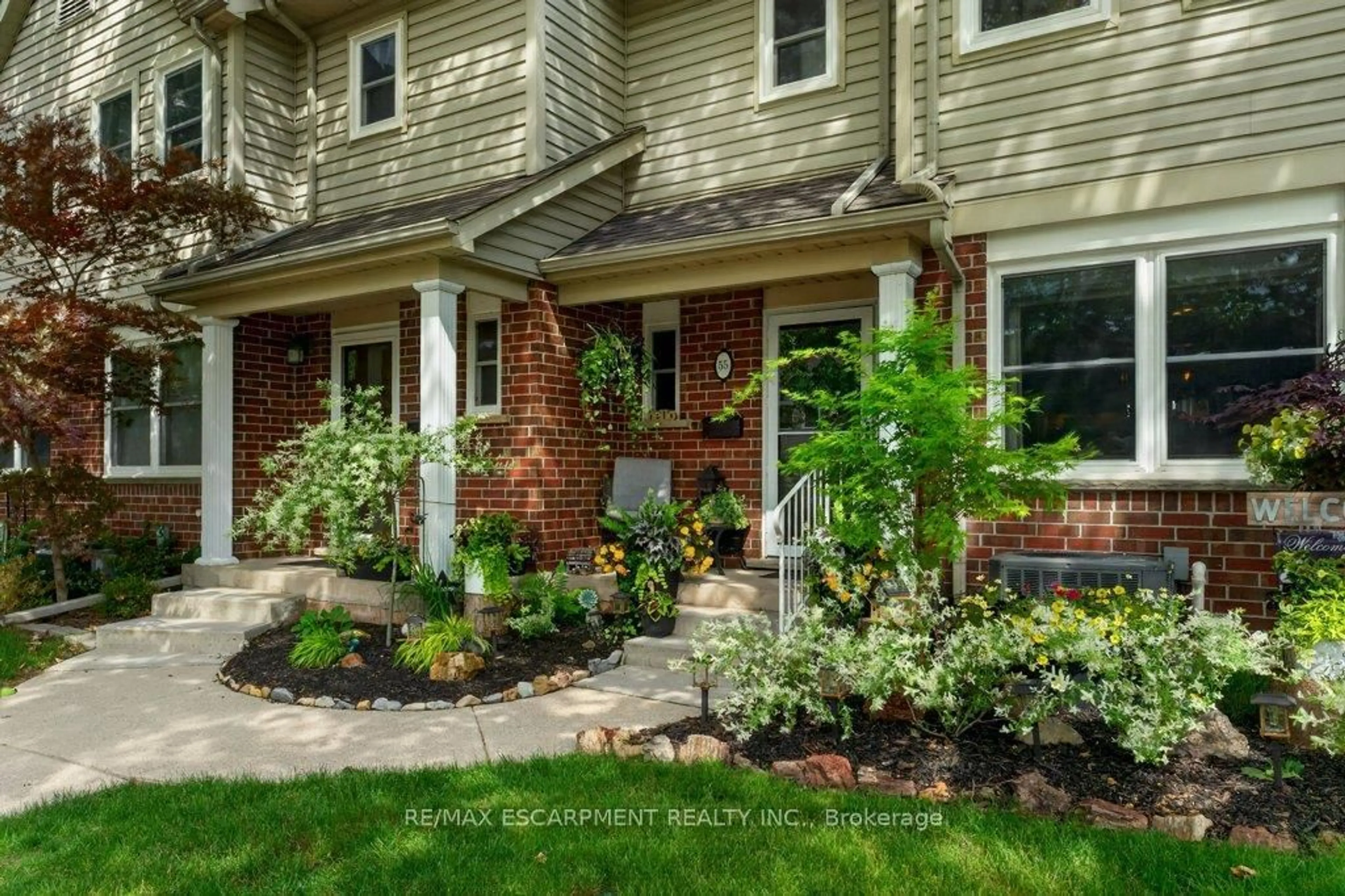 Home with brick exterior material, street for 55 Kerman Ave #55, Grimsby Ontario L3M 5G2