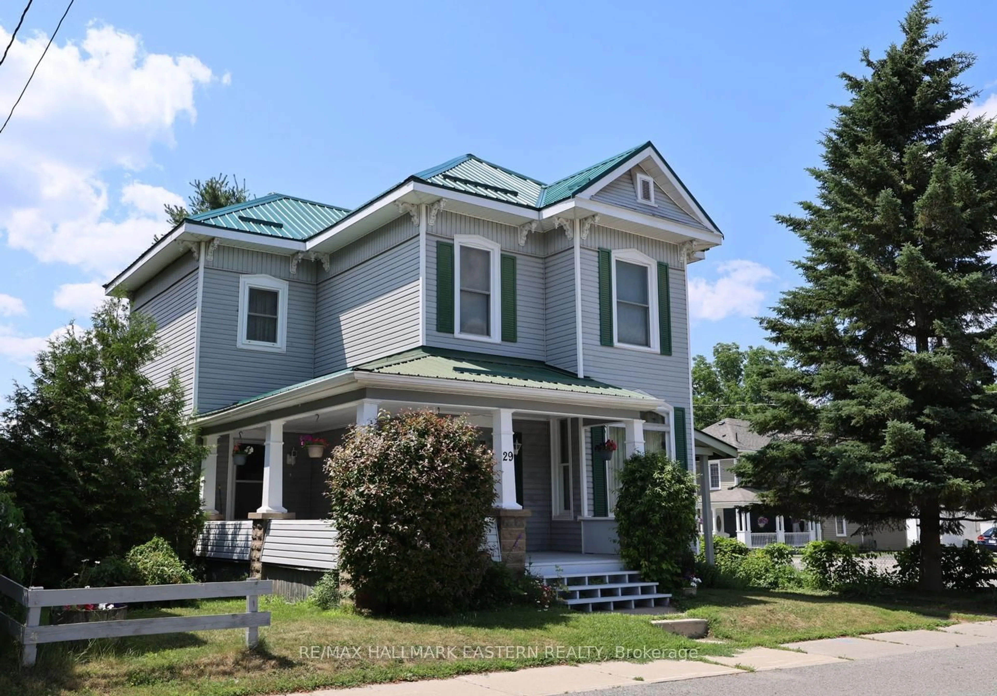 Home with vinyl exterior material, street for 29 Oak St, Havelock-Belmont-Methuen Ontario K0L 1Z0