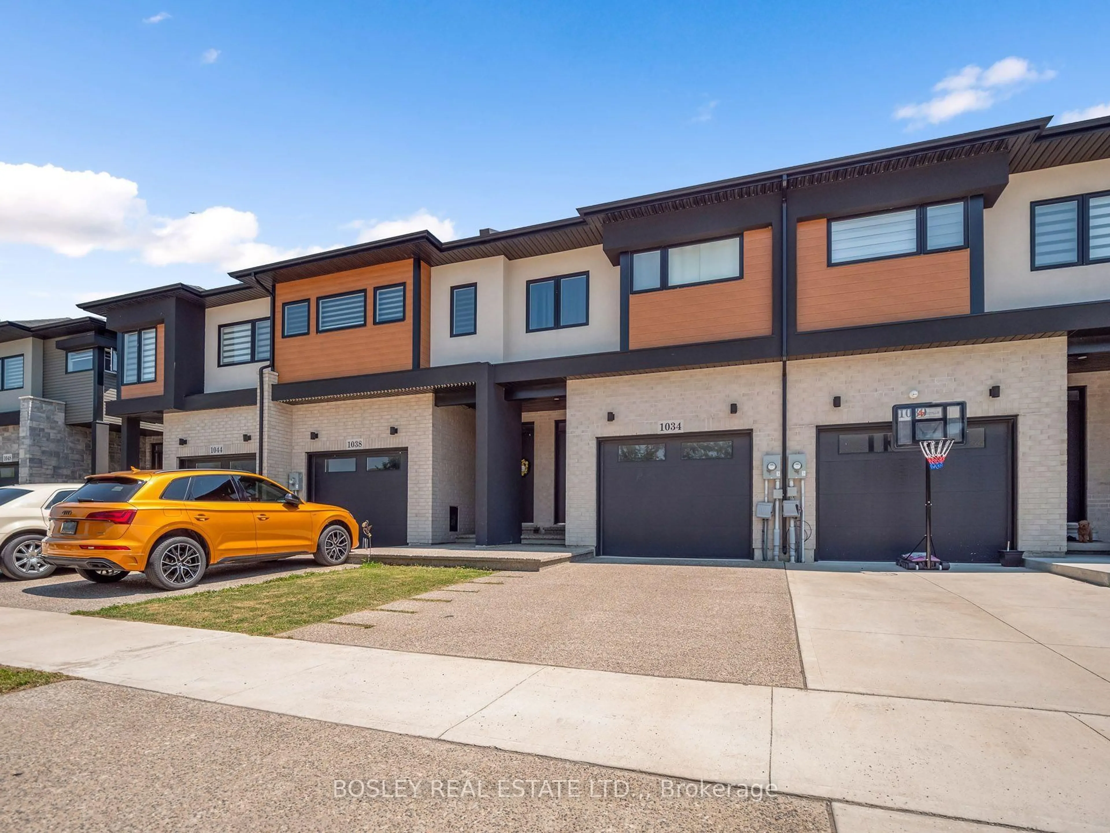 Home with brick exterior material, street for 1034 HANSLER Rd, Welland Ontario L3C 7M5