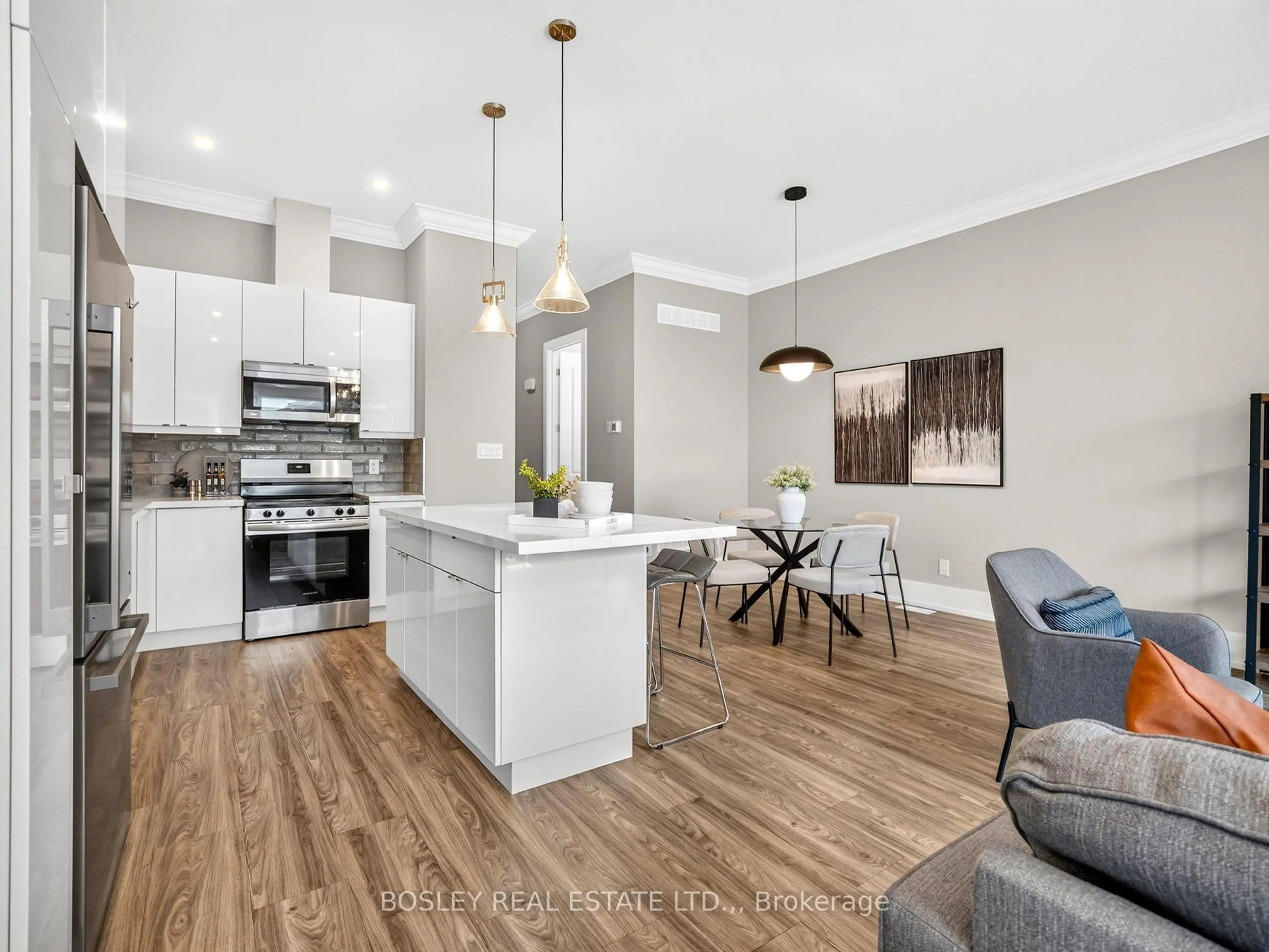 Open concept kitchen, unknown for 1034 HANSLER Rd, Welland Ontario L3C 7M5