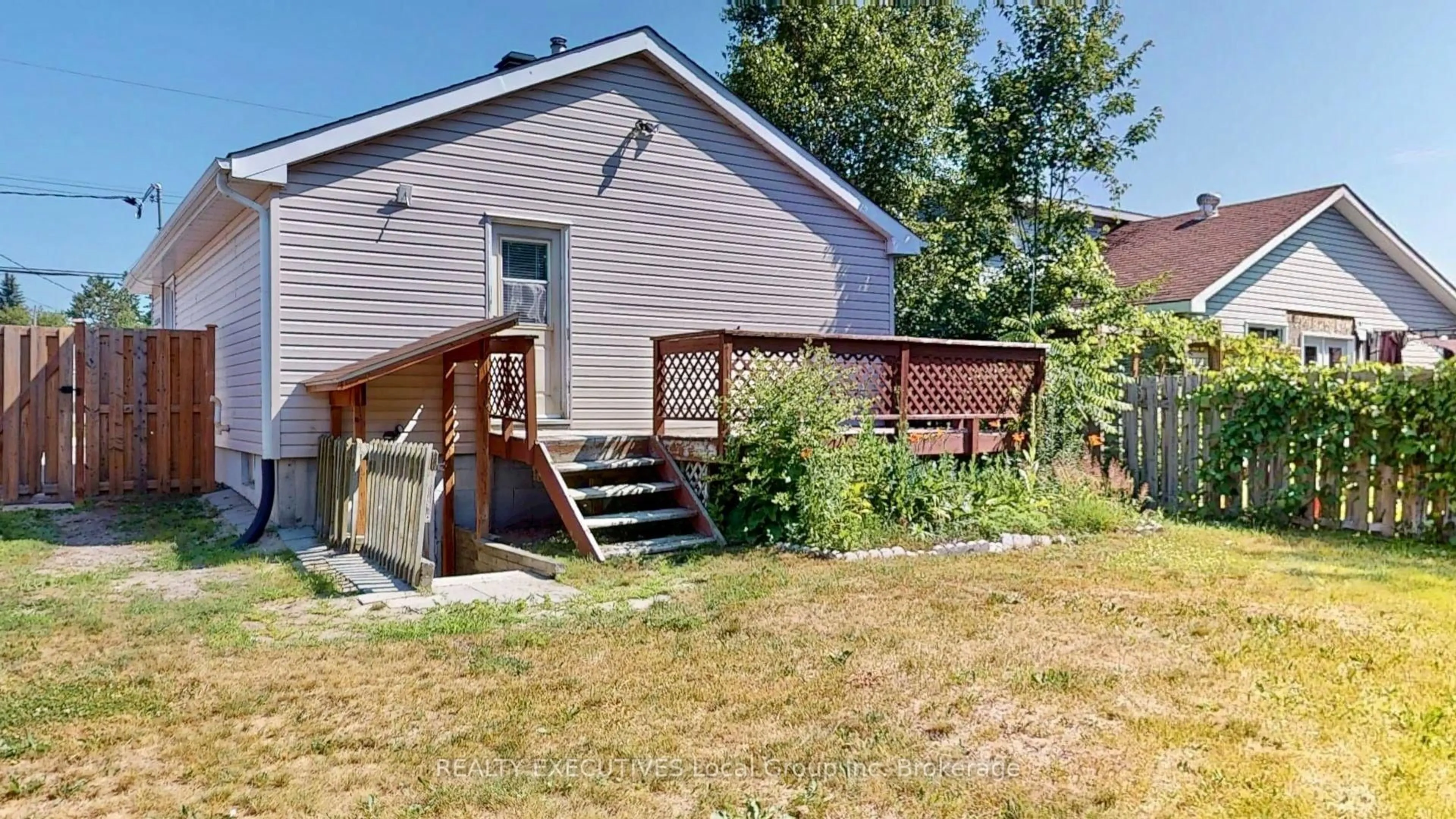 Shed for 319 Albert Ave, North Bay Ontario P1B 7J8