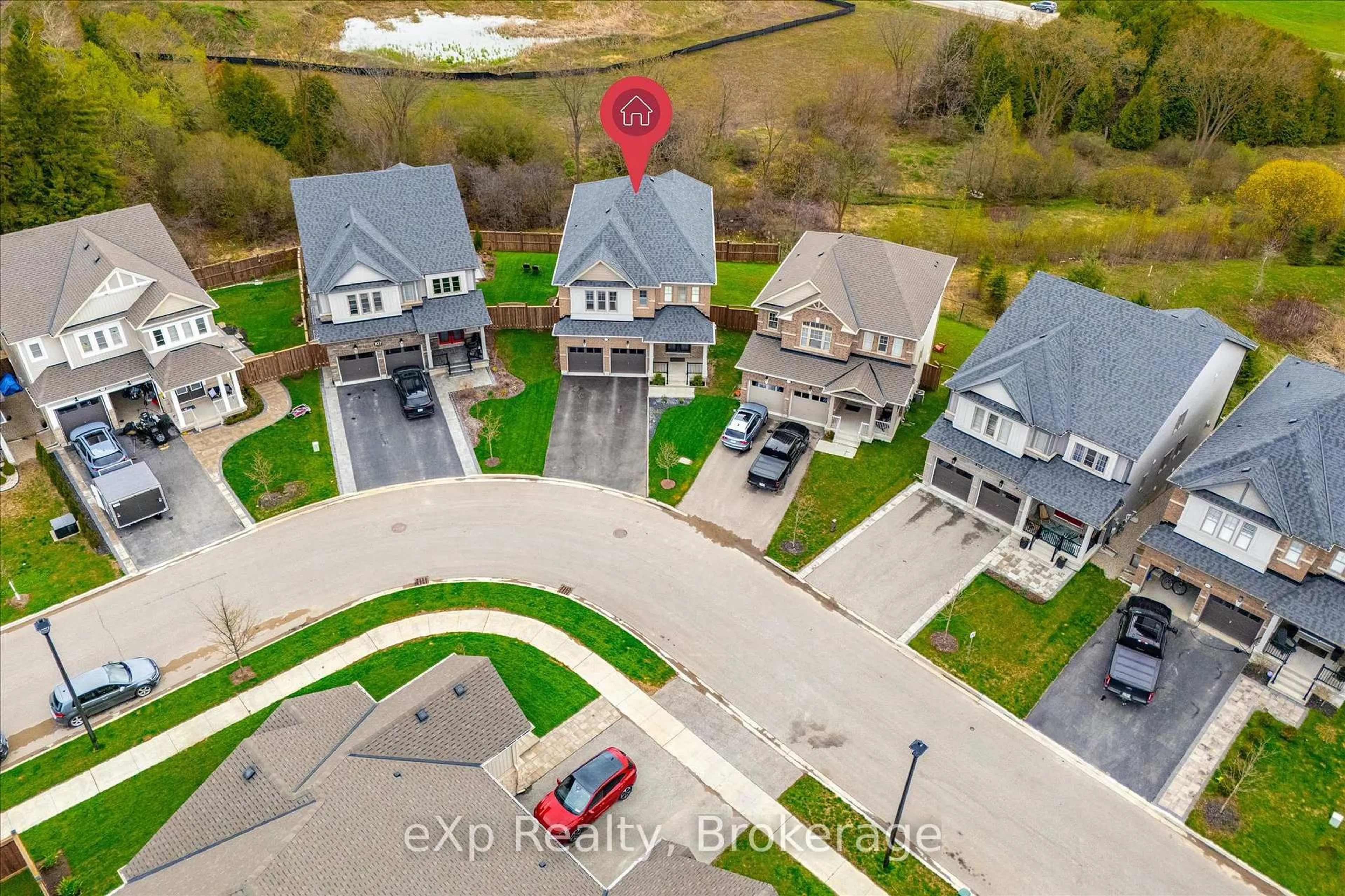 A pic from outside/outdoor area/front of a property/back of a property/a pic from drone, street for 201 McFarlane Cres, Centre Wellington Ontario N1M 0G5
