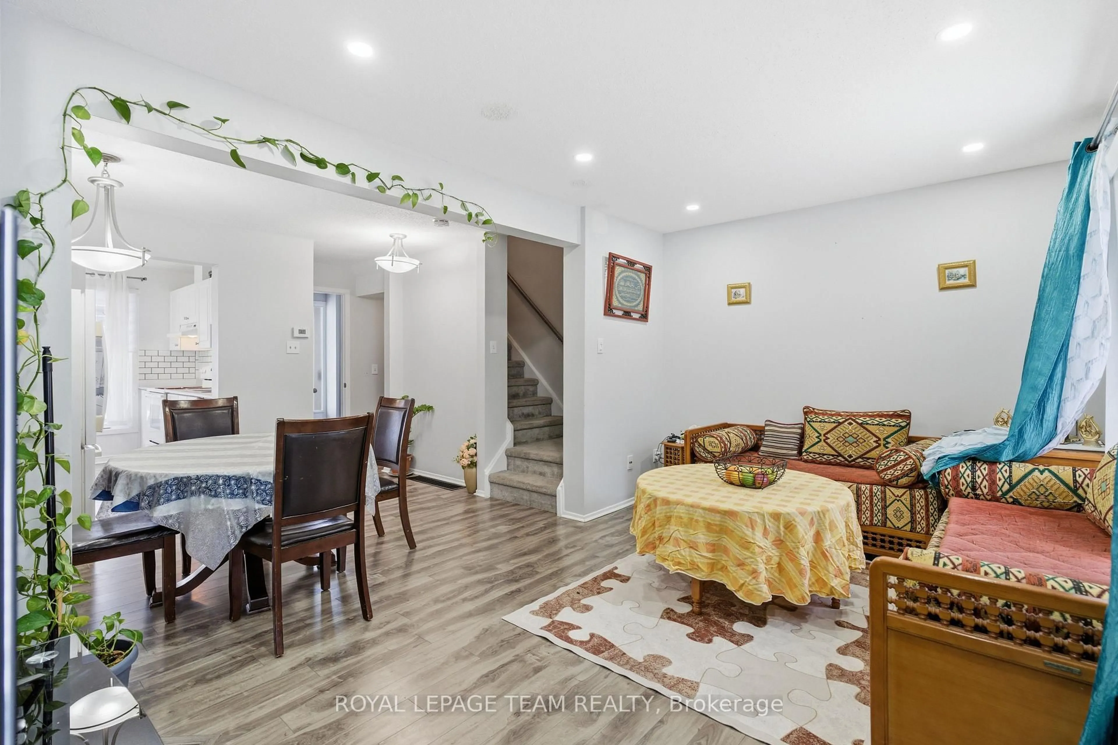 Unknown for 3333 Mccarthy Rd #33, Ottawa Ontario K1V 9X5
