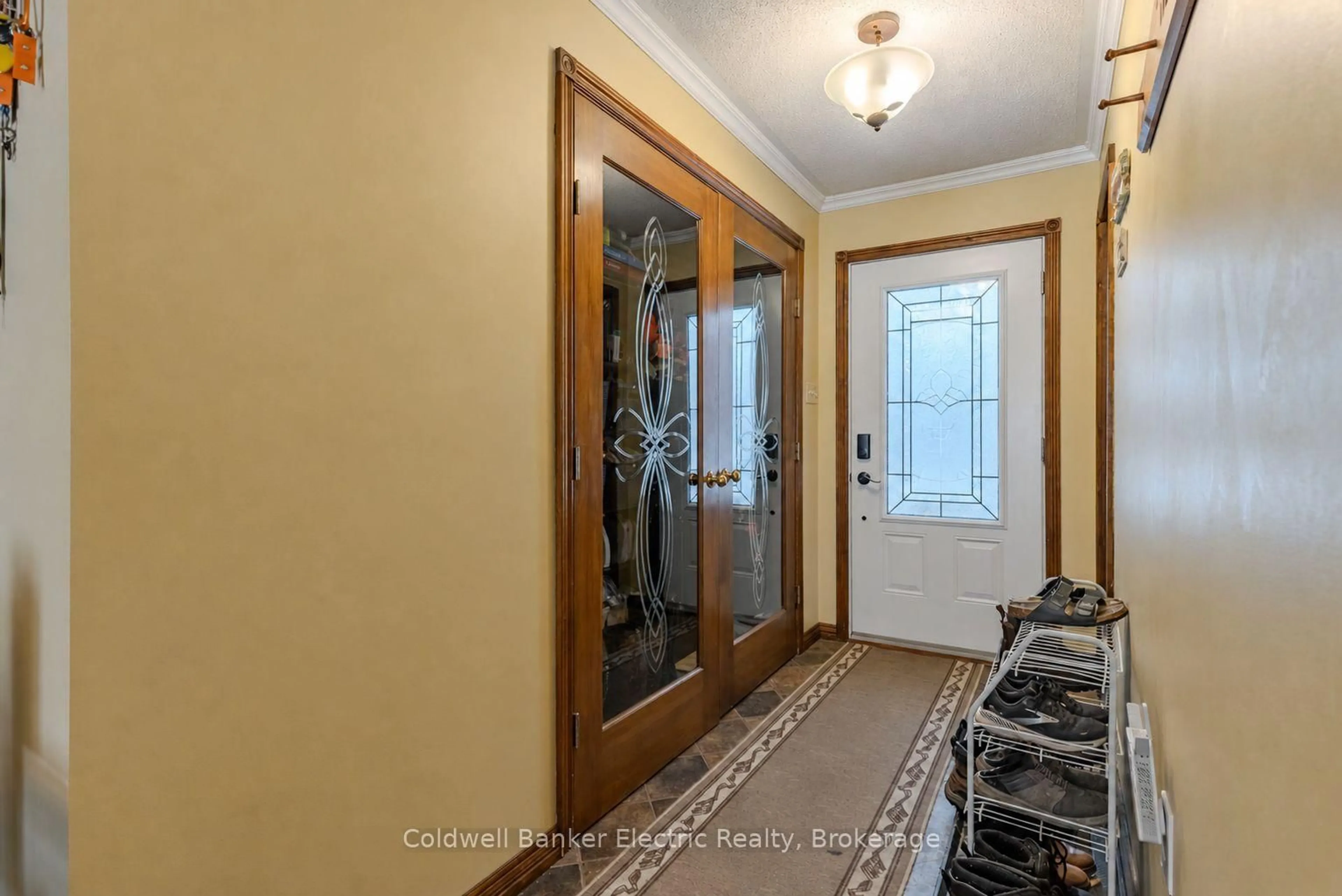Indoor entryway for 178 Adam & Eve Rd, Trent Lakes Ontario K0L 1J0