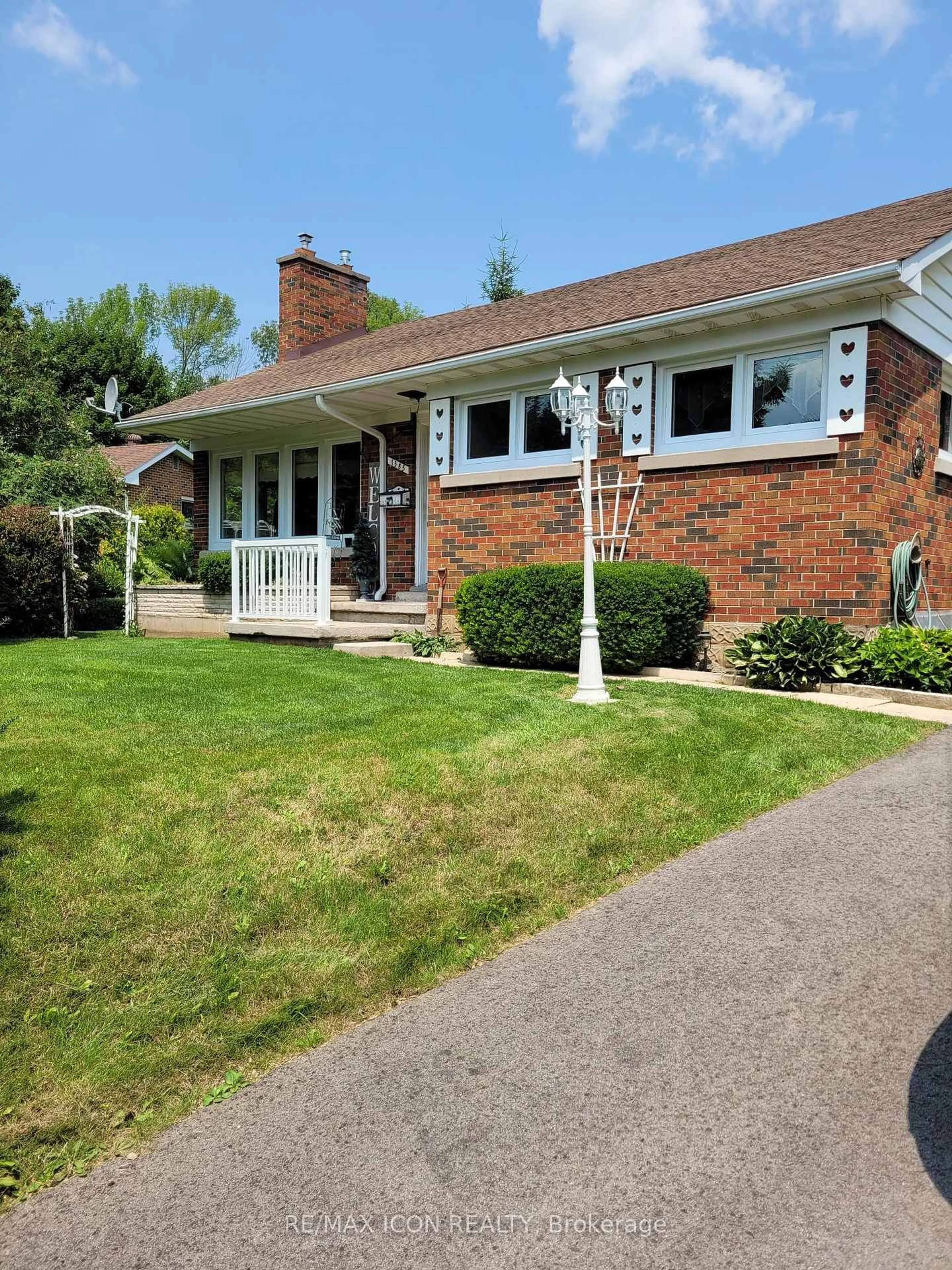 Home with brick exterior material, street for 1385 7th Ave, Owen Sound Ontario N4K 5K5