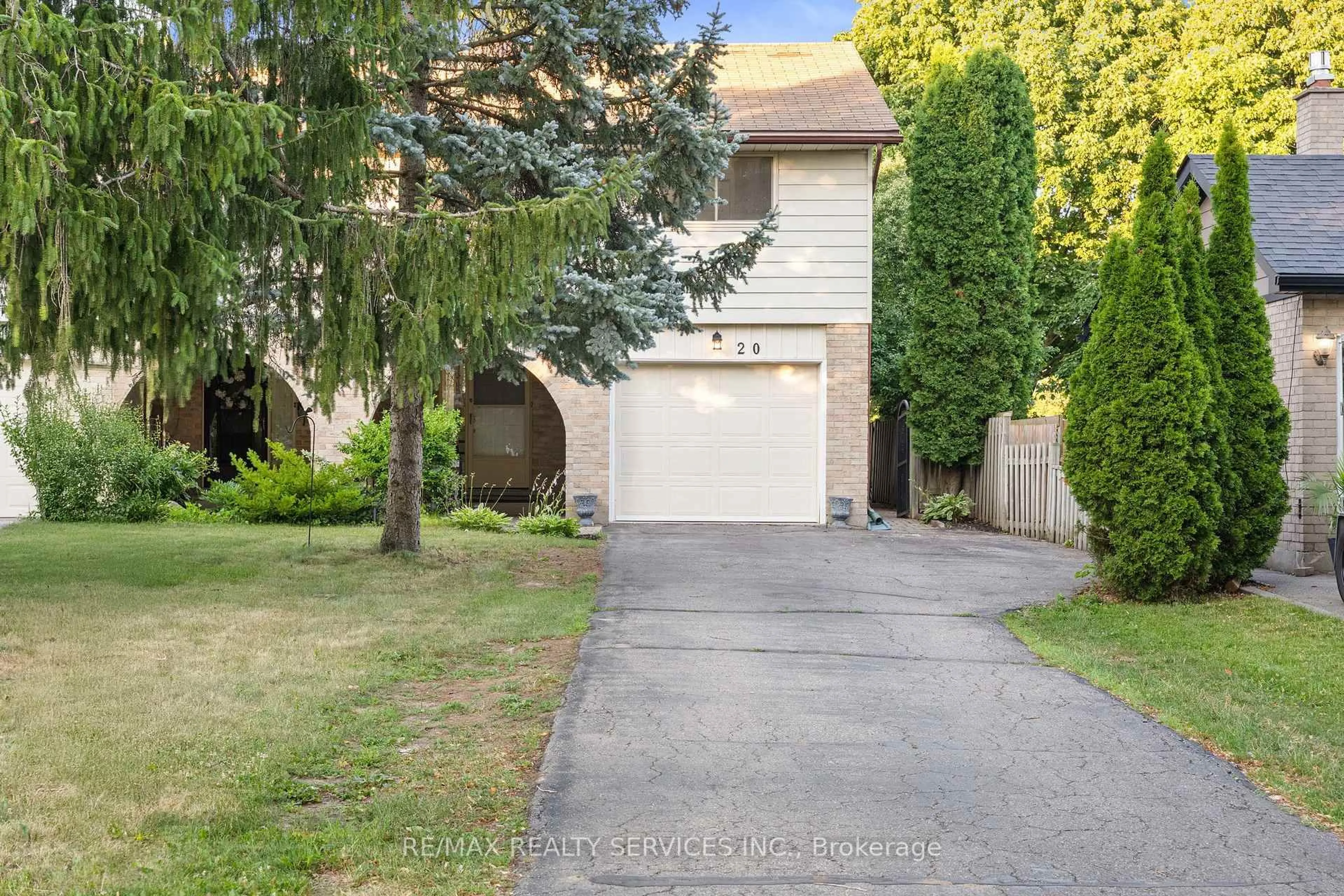 Unknown for 20 Highcroft Crt, Kitchener Ontario N2E 2N9