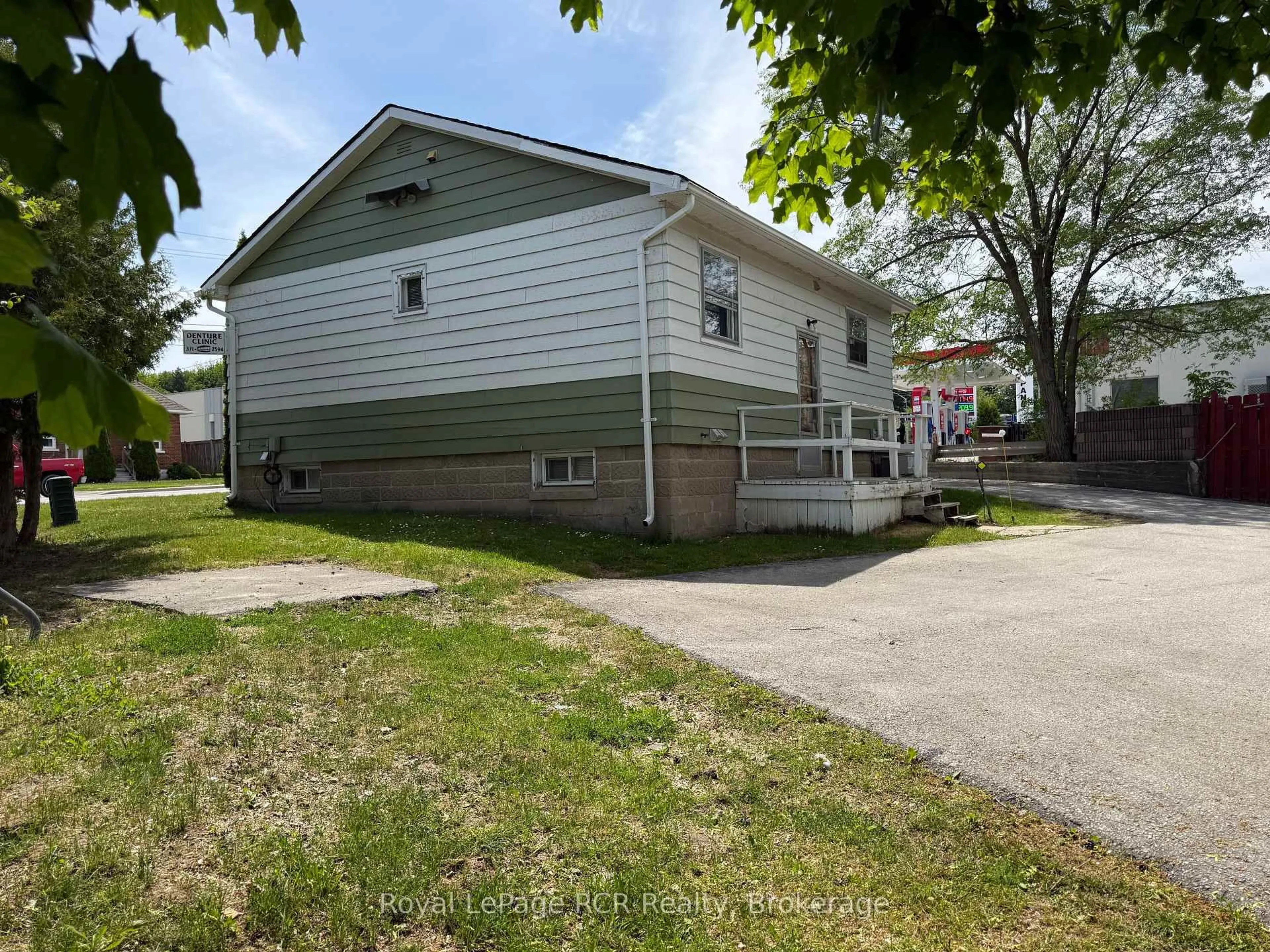 Unknown for 1514 9th Ave, Owen Sound Ontario N4K 3G1