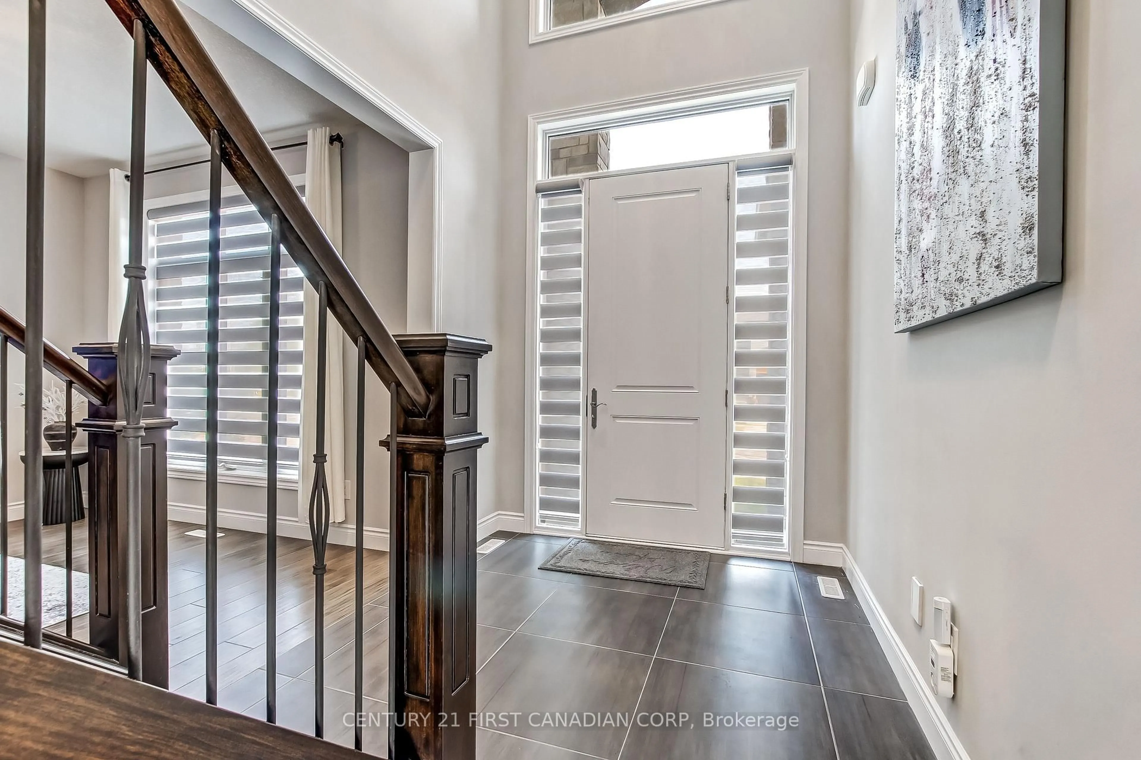 Indoor entryway for 783 Hickoryridge Common, London North Ontario N6G 0M8