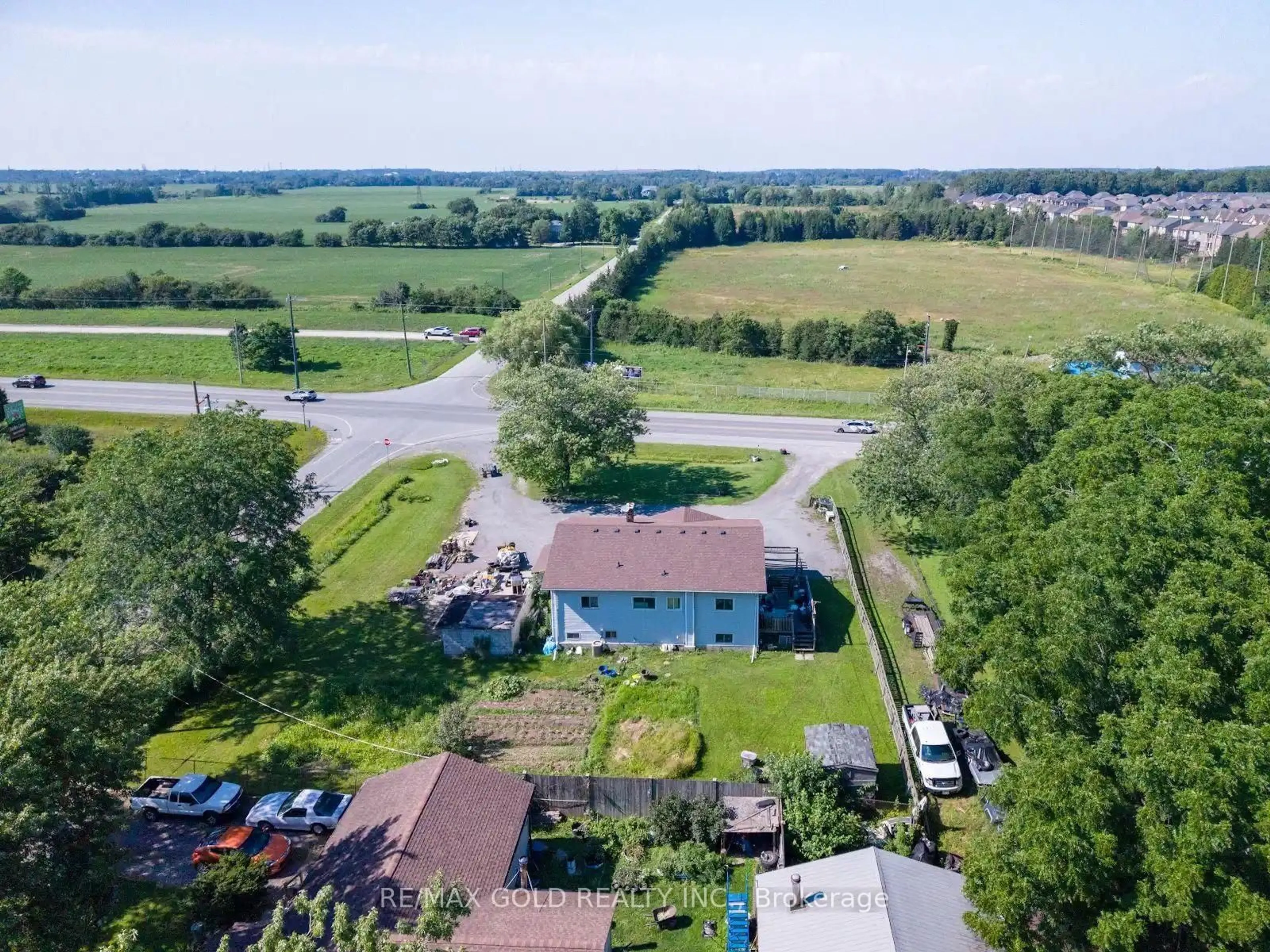 A pic from outside/outdoor area/front of a property/back of a property/a pic from drone, water/lake/river/ocean view for 9624 Lundys Lane, Niagara Falls Ontario L2E 6S4