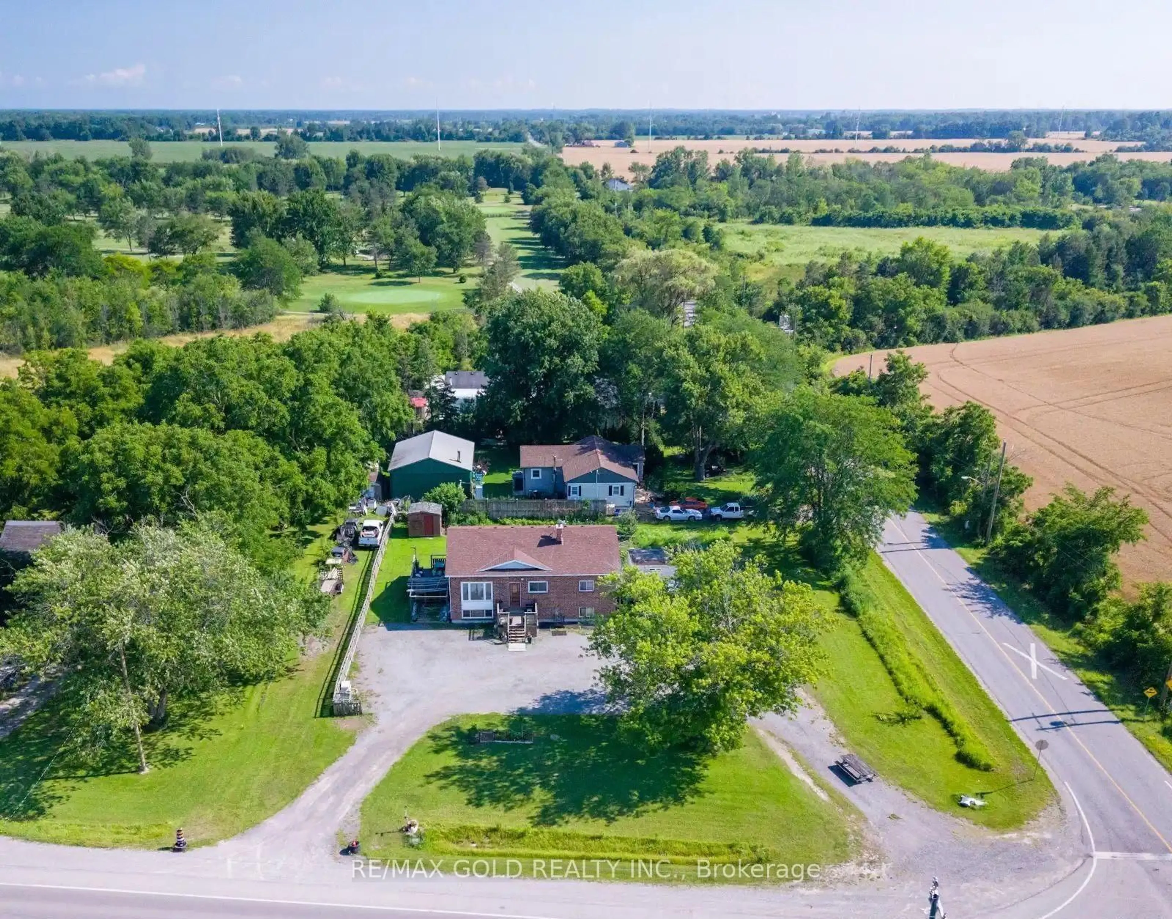 A pic from outside/outdoor area/front of a property/back of a property/a pic from drone, unknown for 9624 Lundys Lane, Niagara Falls Ontario L2E 6S4