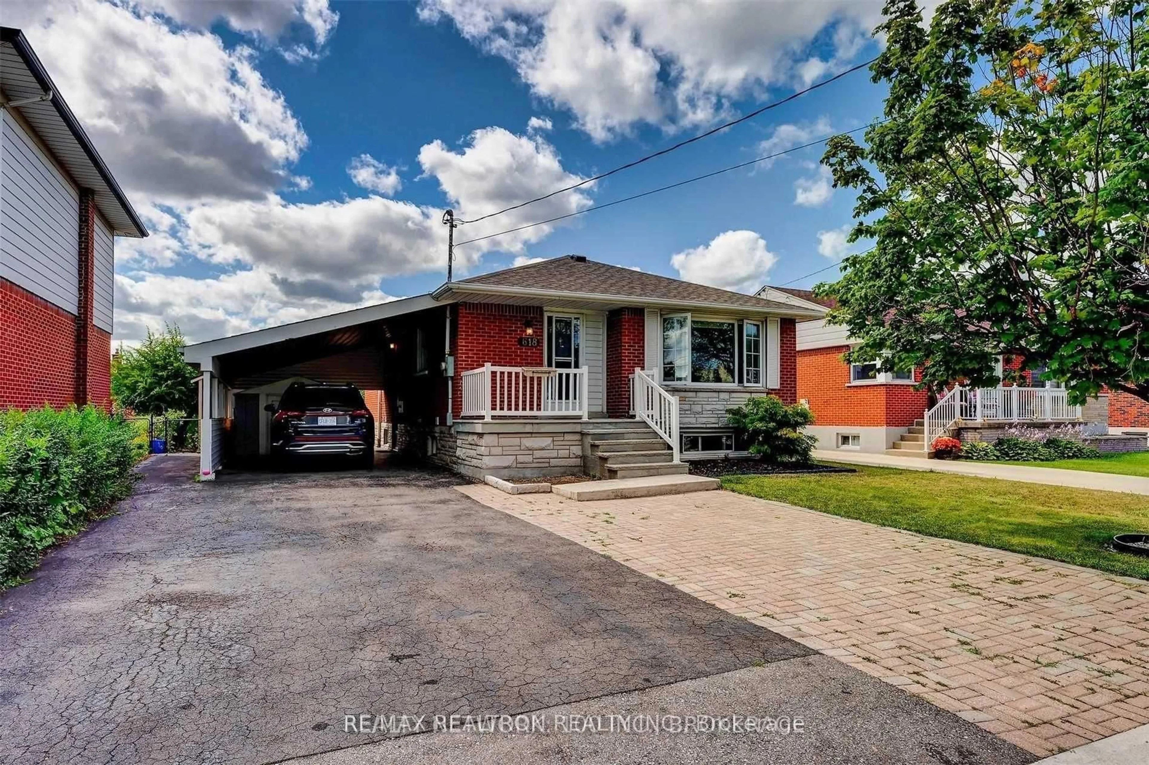 Unknown for 618 Upper Ottawa St, Hamilton Ontario L8T 3T5