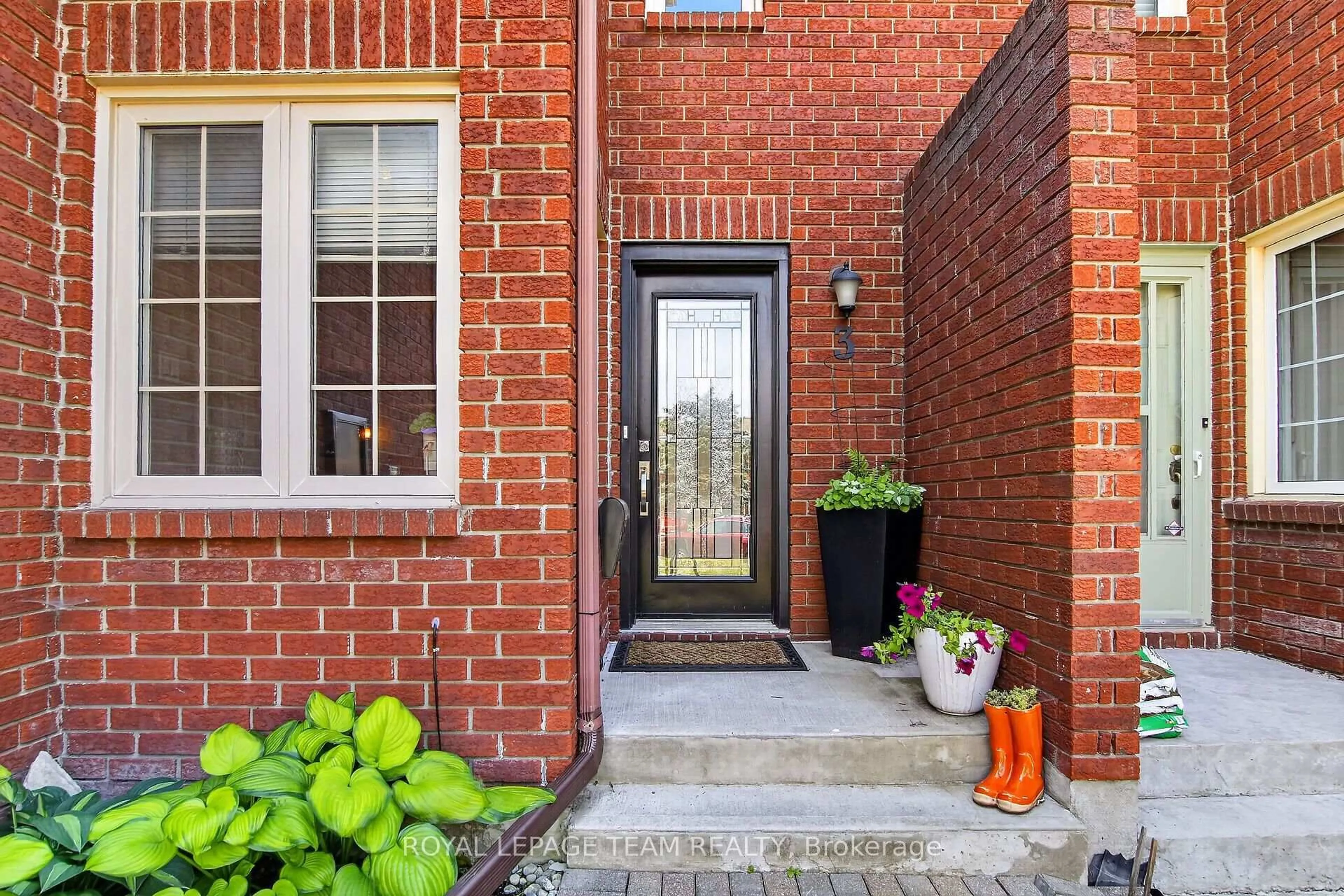 Home with brick exterior material, street for 3 Hepburn Crt, Ottawa Ontario K2L 3Z3