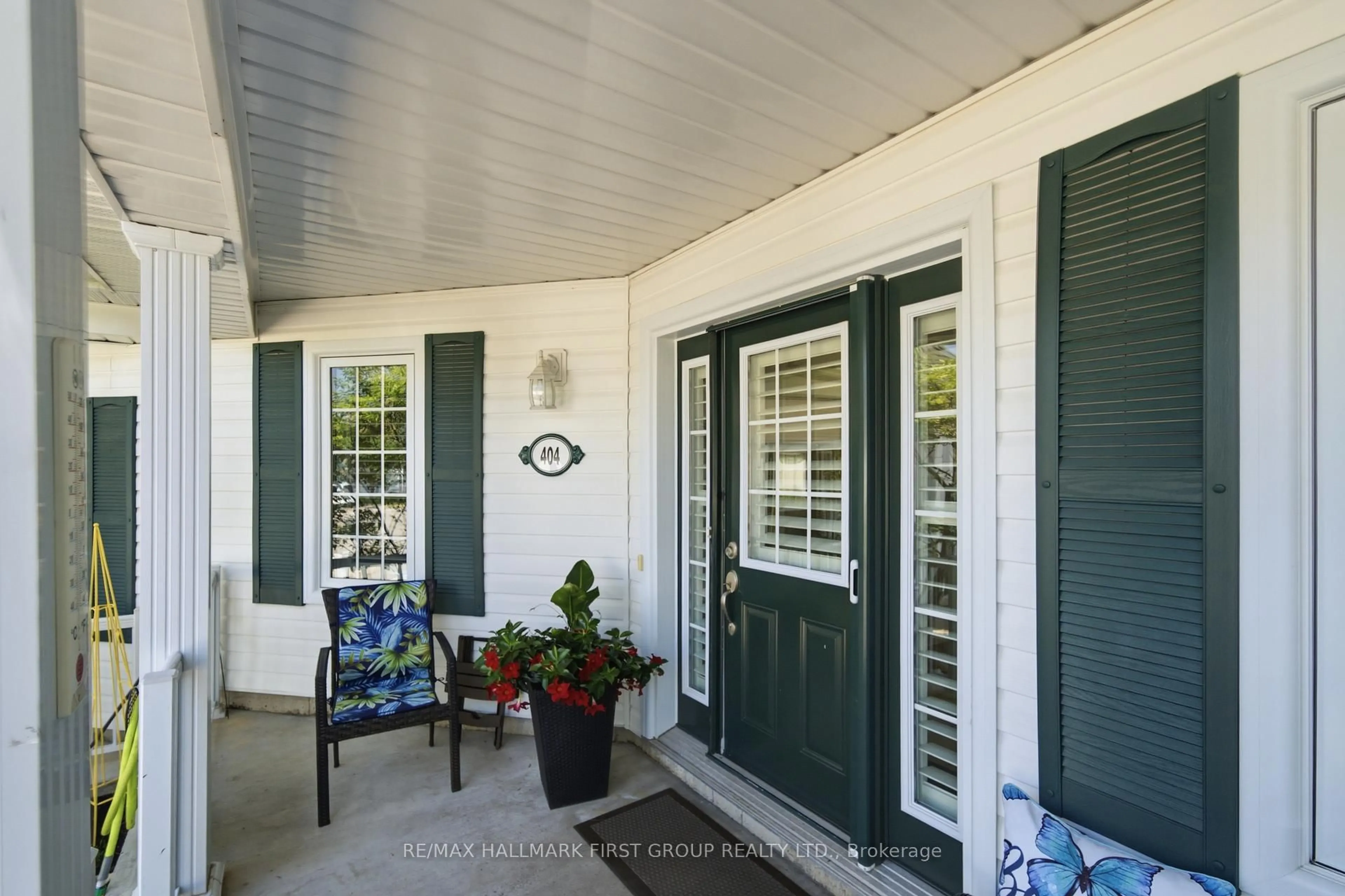 Indoor entryway for 325 Densmore Rd #404, Cobourg Ontario K9A 0E4