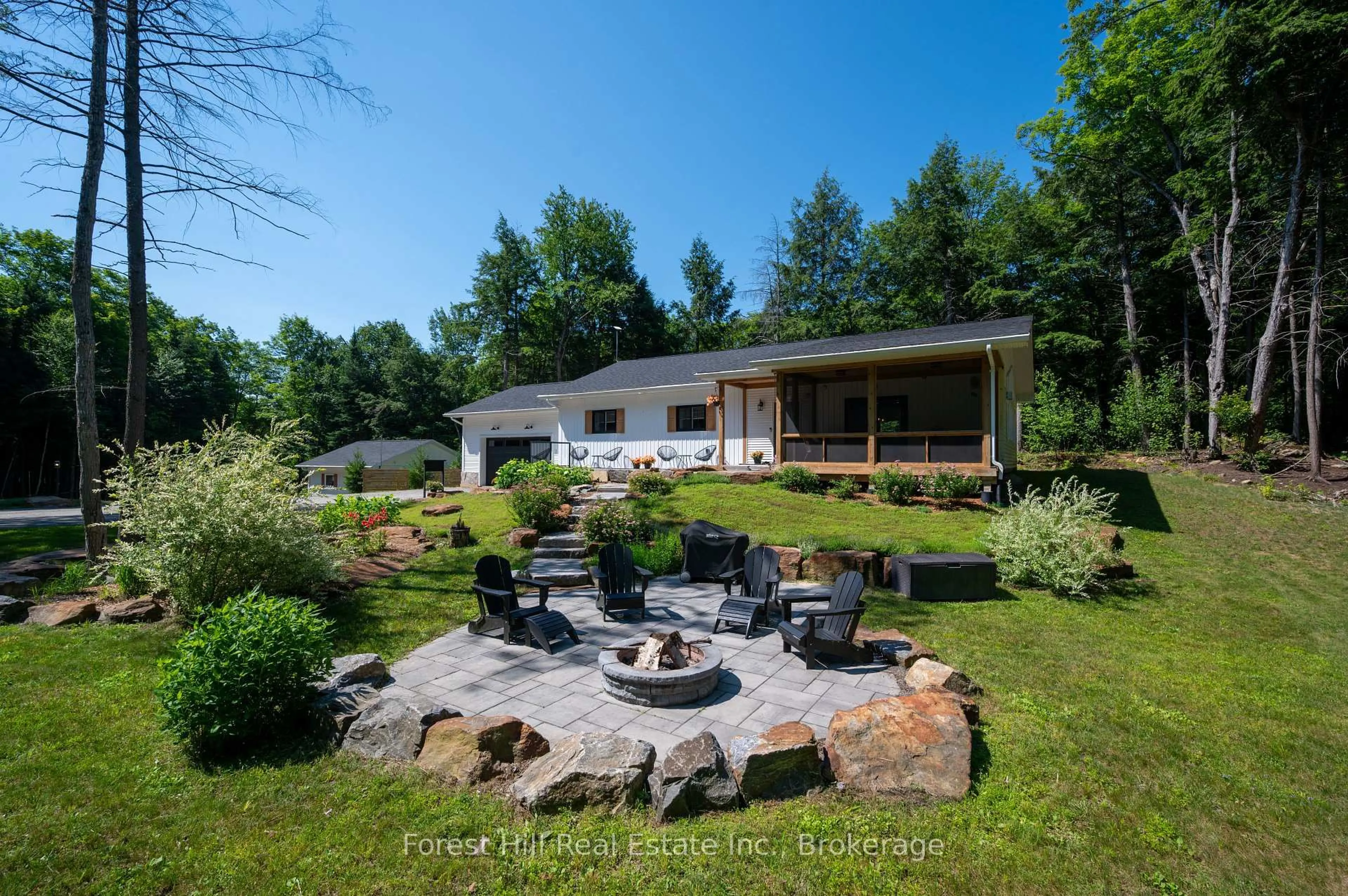 Patio, water/lake/river/ocean view for 315 North Fox Lake Rd, Huntsville Ontario P1H 2J2