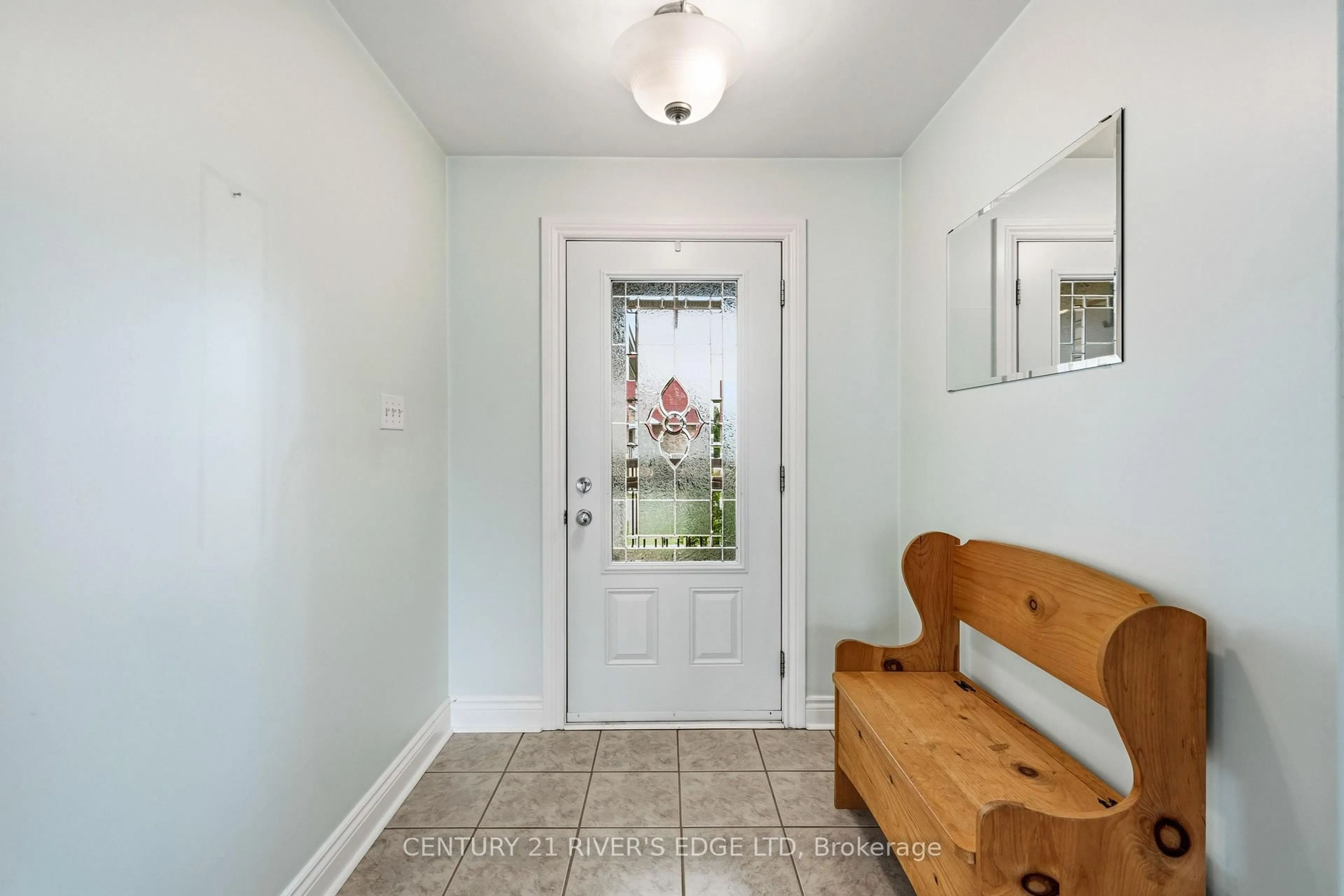 Indoor entryway for 113 Blake's Cres, South Dundas Ontario K0C 1X0