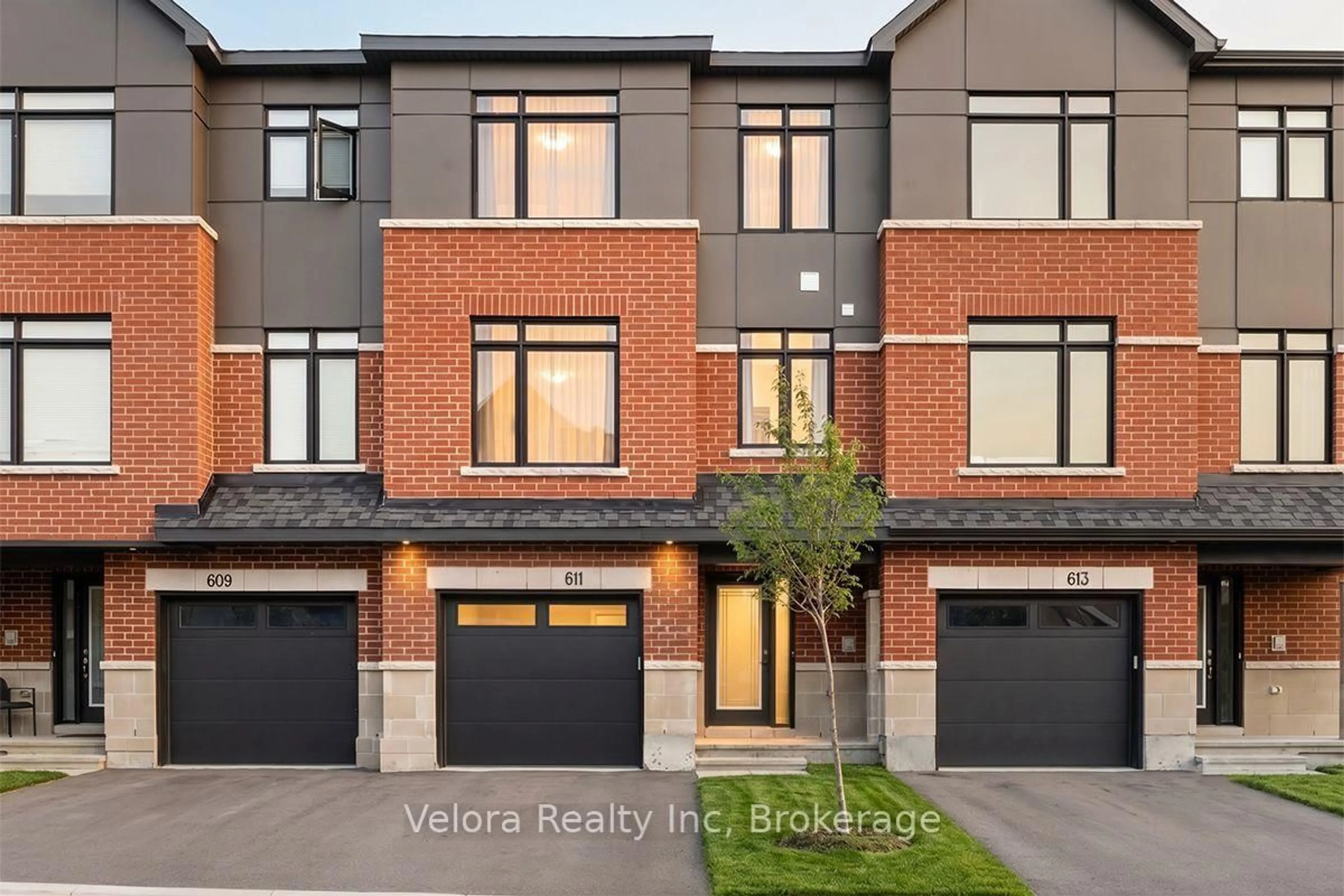 Home with brick exterior material, street for 611 Knotridge St, Ottawa Ontario K1W 0M3