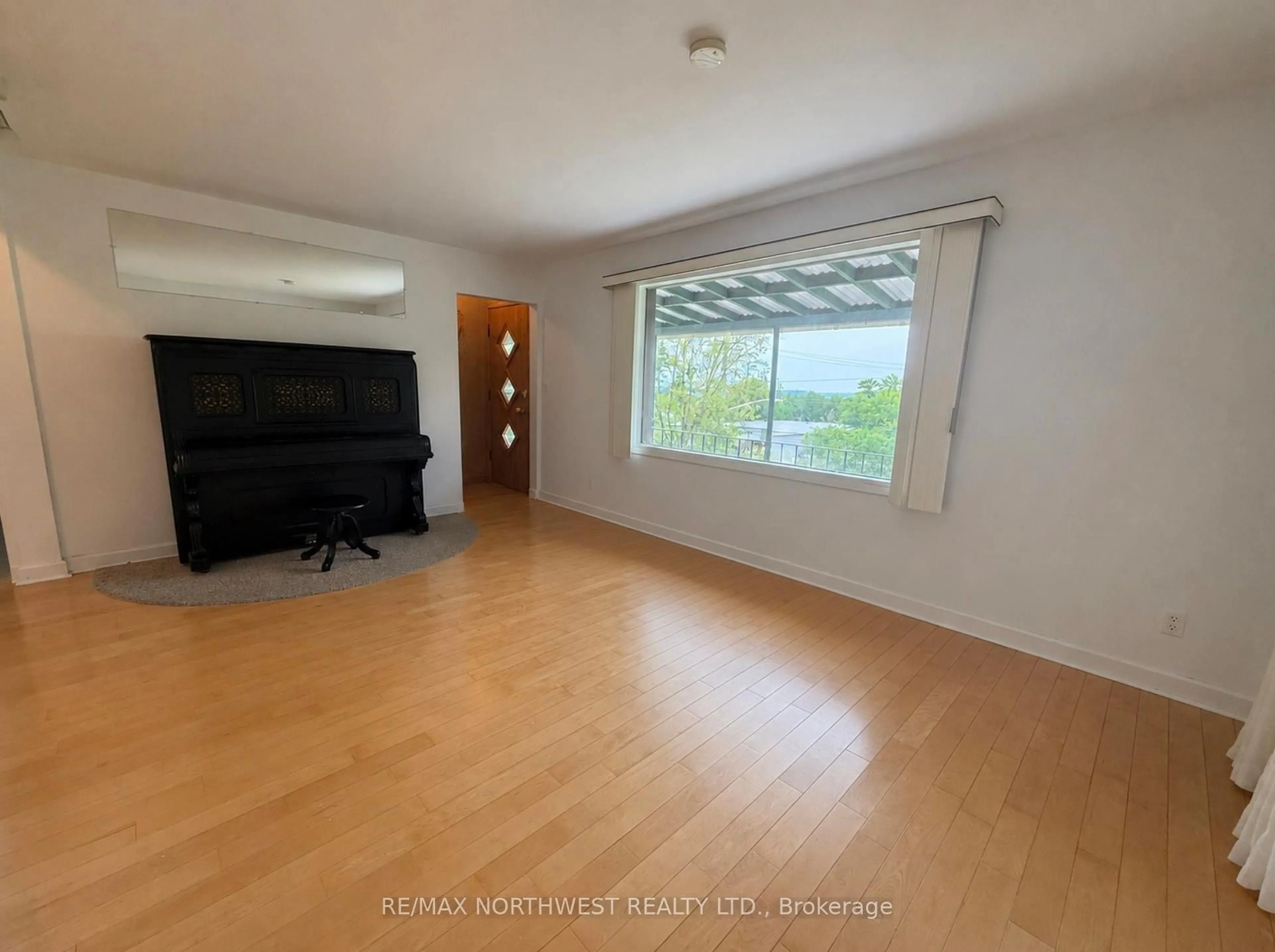 A pic of a room for 528 Eighth Street, Kenora Ontario P0X 1C0