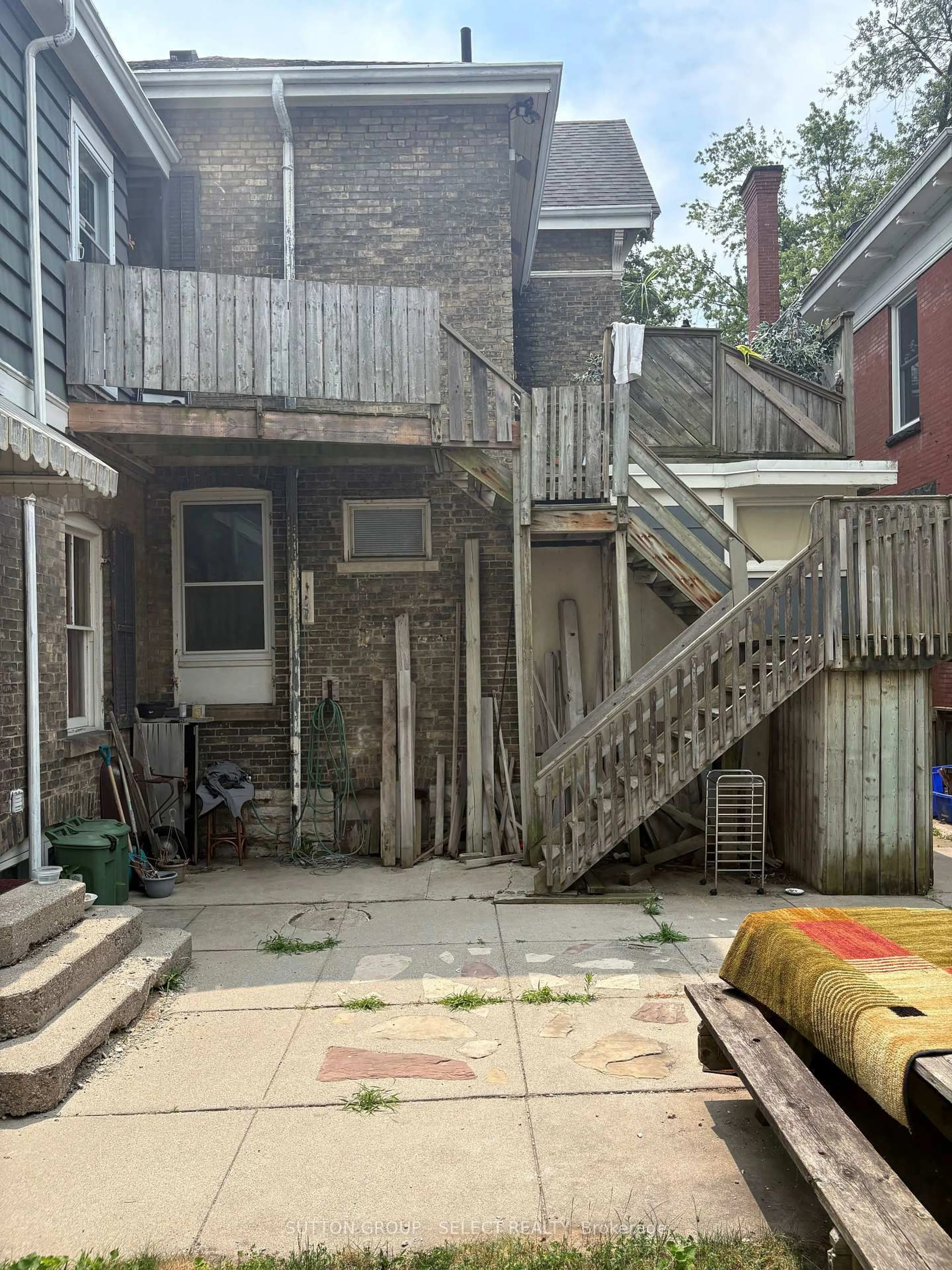 Stairs for 292 Central Ave, London East Ontario N6B 2C8