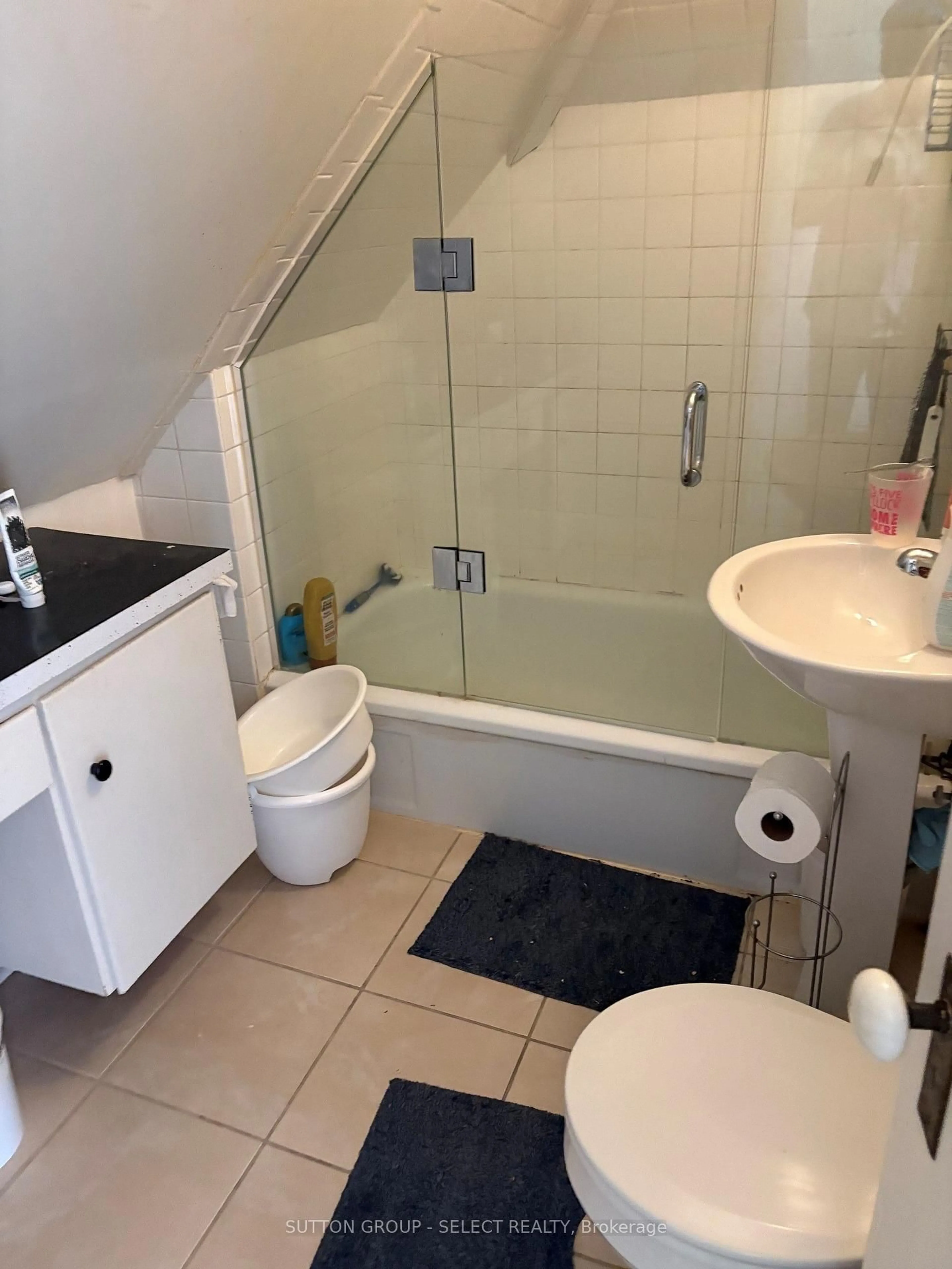Standard bathroom, unknown for 292 Central Ave, London East Ontario N6B 2C8