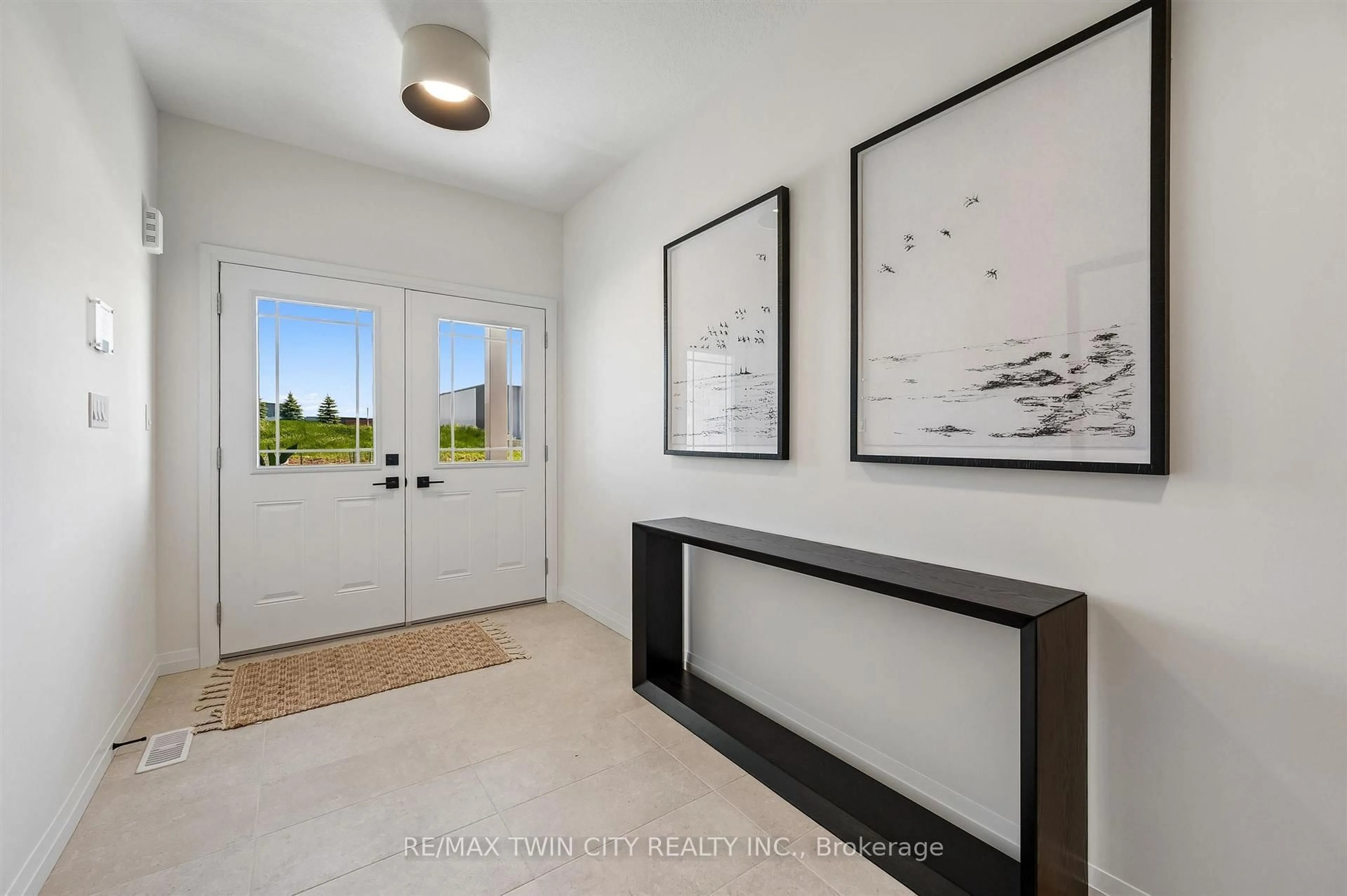Indoor entryway for 1681 Dunkirk Ave, Woodstock Ontario N4T 0L7