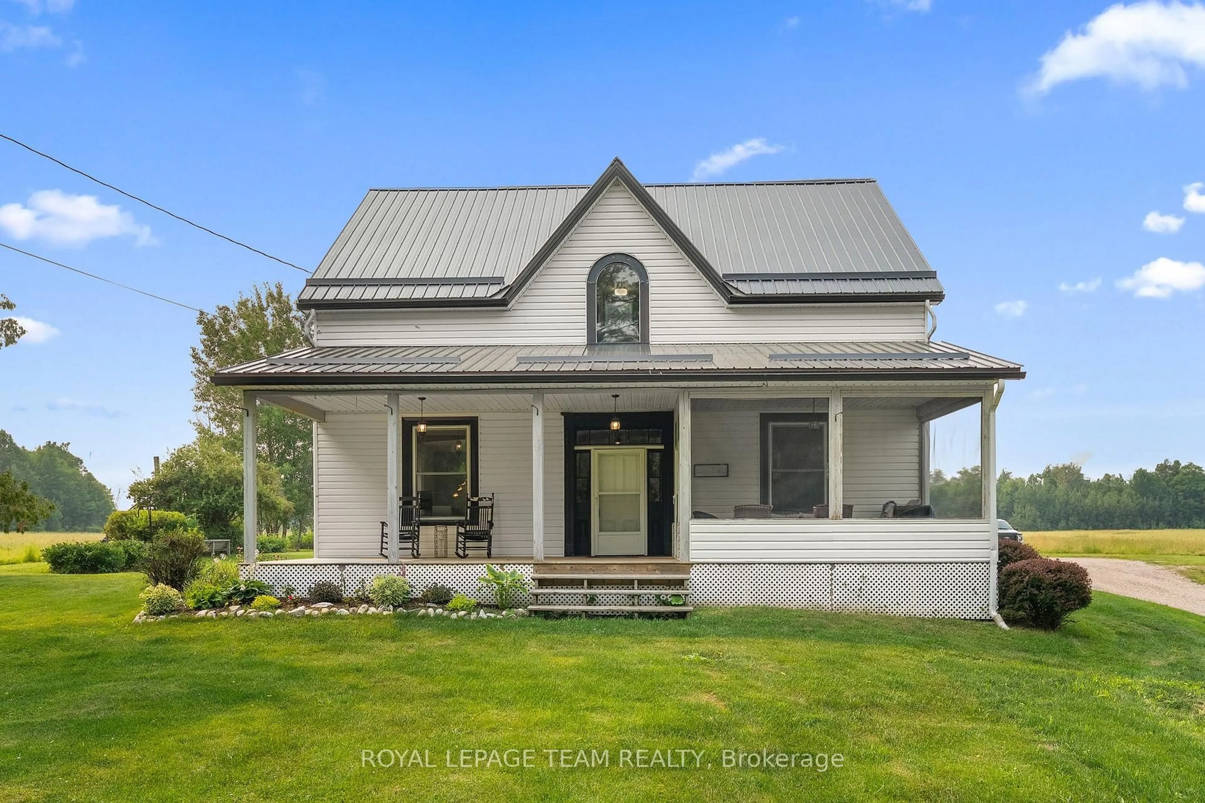 Home with vinyl exterior material, building for 620 Yantha Rd #A, Renfrew Ontario K7V 3Z4