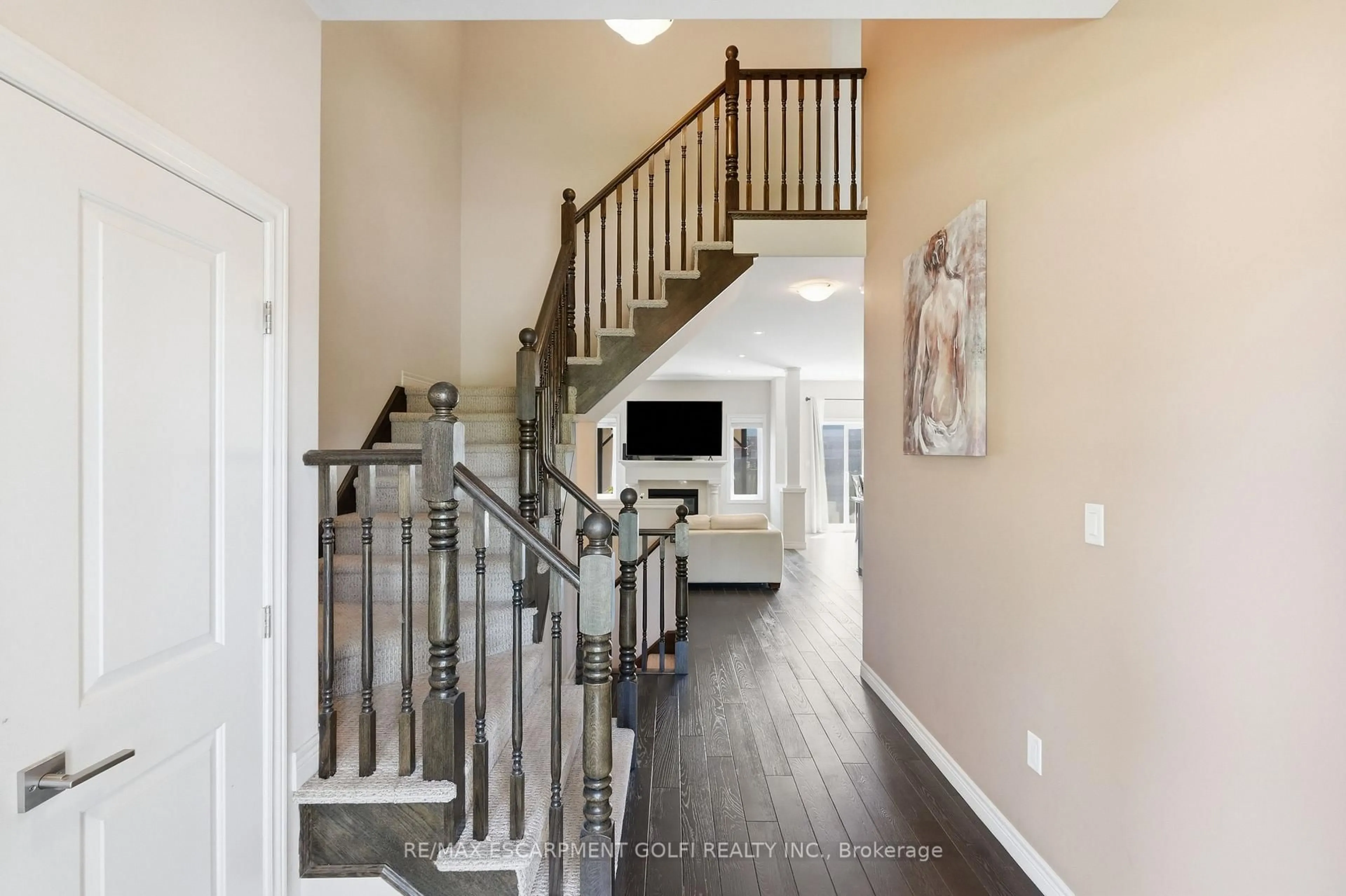 Indoor entryway for 4473 Garden Gate Terr, Lincoln Ontario L0R 1B3
